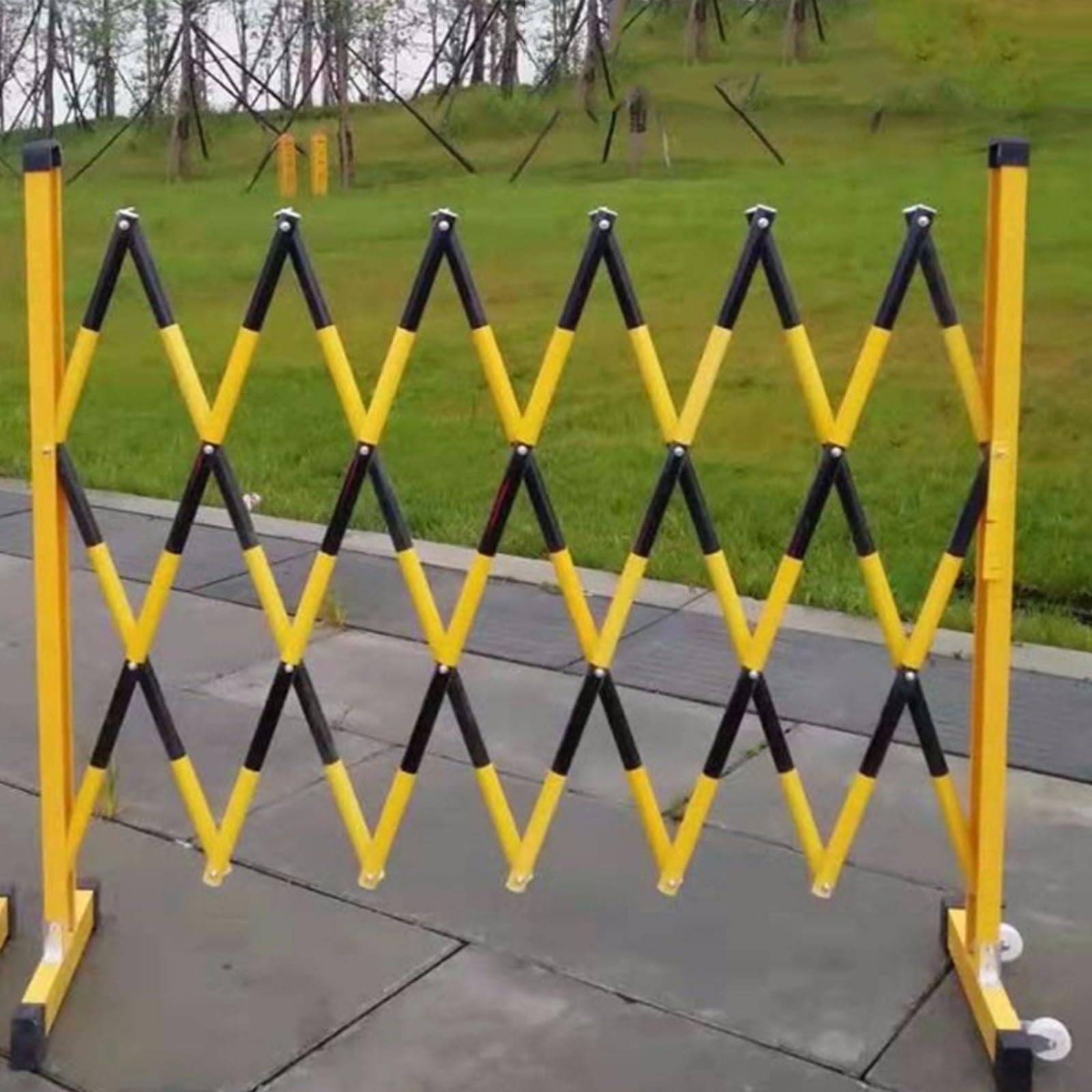 Barrière de sécurité rétractable pour allée pour stopper les intrusions d'animaux