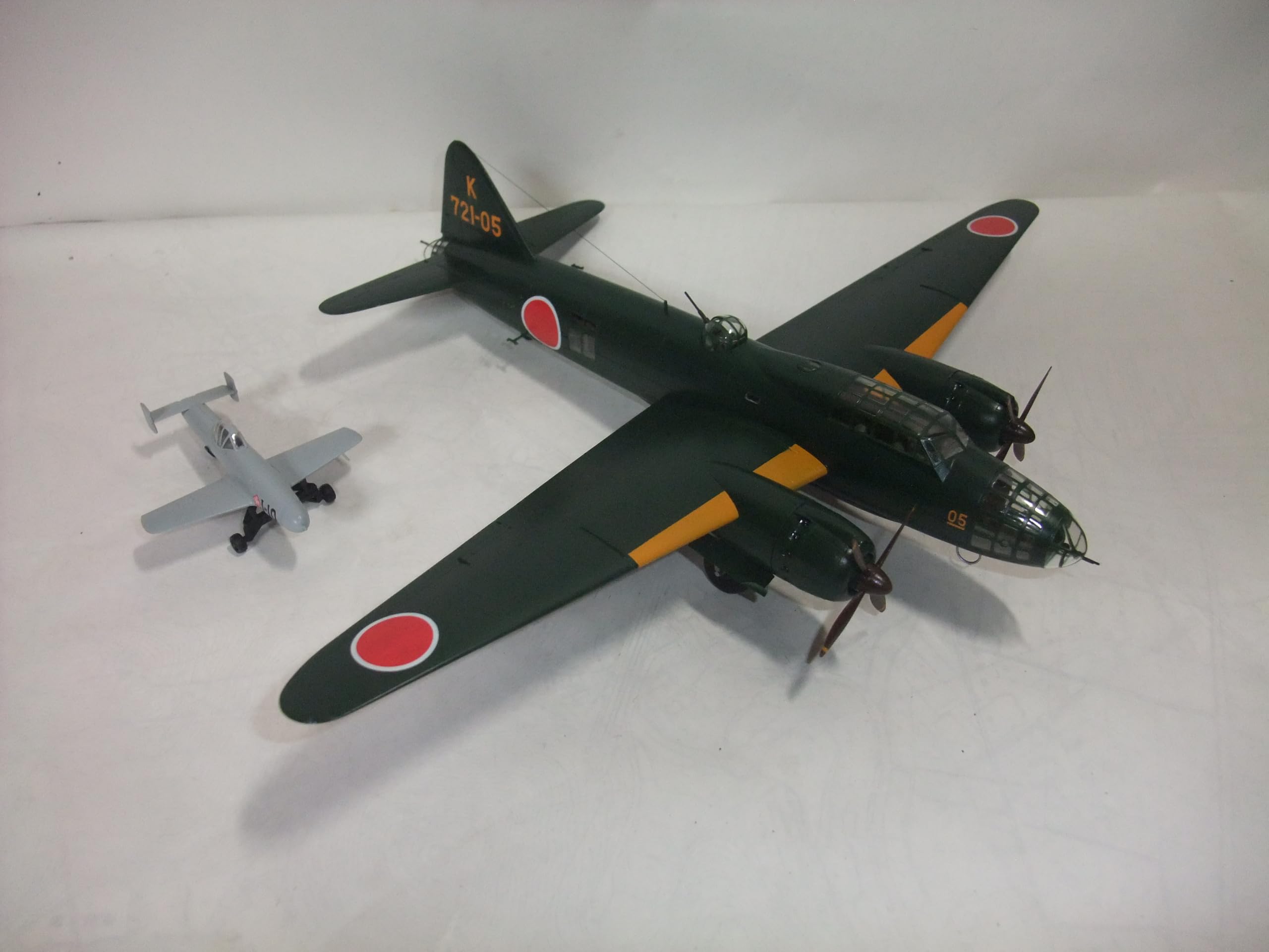 激レア 旧日本海軍予科練 滋賀空甲飛十三期会 桜に錨 記念品 Amazon | 完成品 日本海軍1式陸上攻撃機【桜花附き】72分1サイズ
