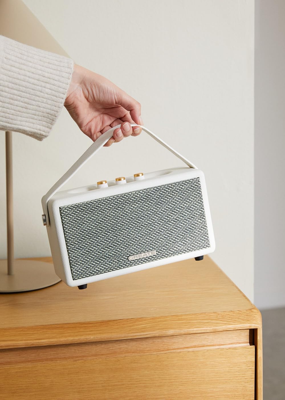 CREATE / Speaker Retro/Haut-Parleur Portable avec Bluetooth, USB et AUX Blanc cassé Petit/Design rétro, jusqu'à 5 Heures d'autonomie, Sangle de Transport, 40W
