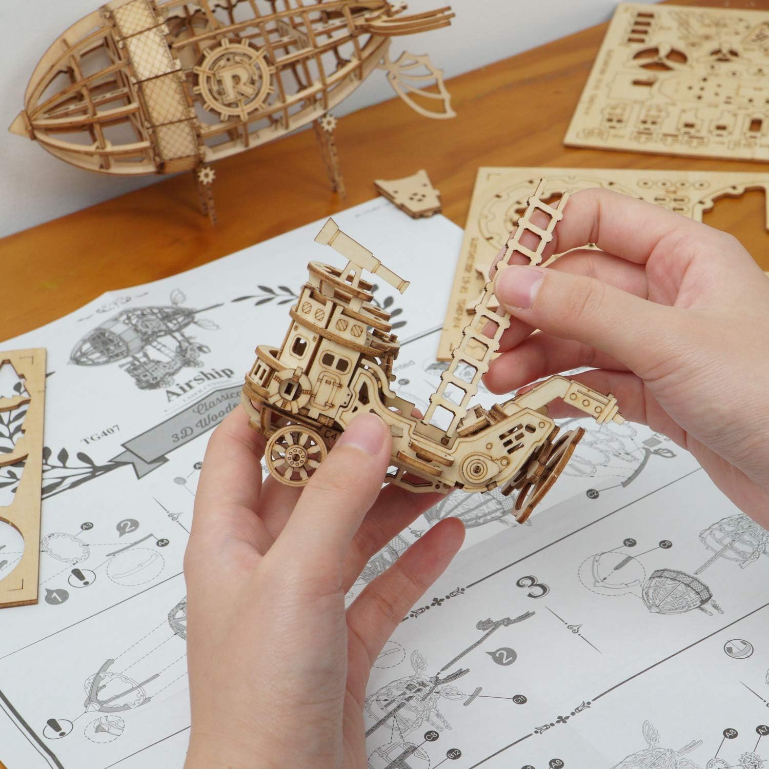 Rolife 3D Wooden Puzzle Airship for Kids and Adults - Model Building Kit, Educational Brain Teaser, Ages 8-10 (7.1in*5in*6.5in)