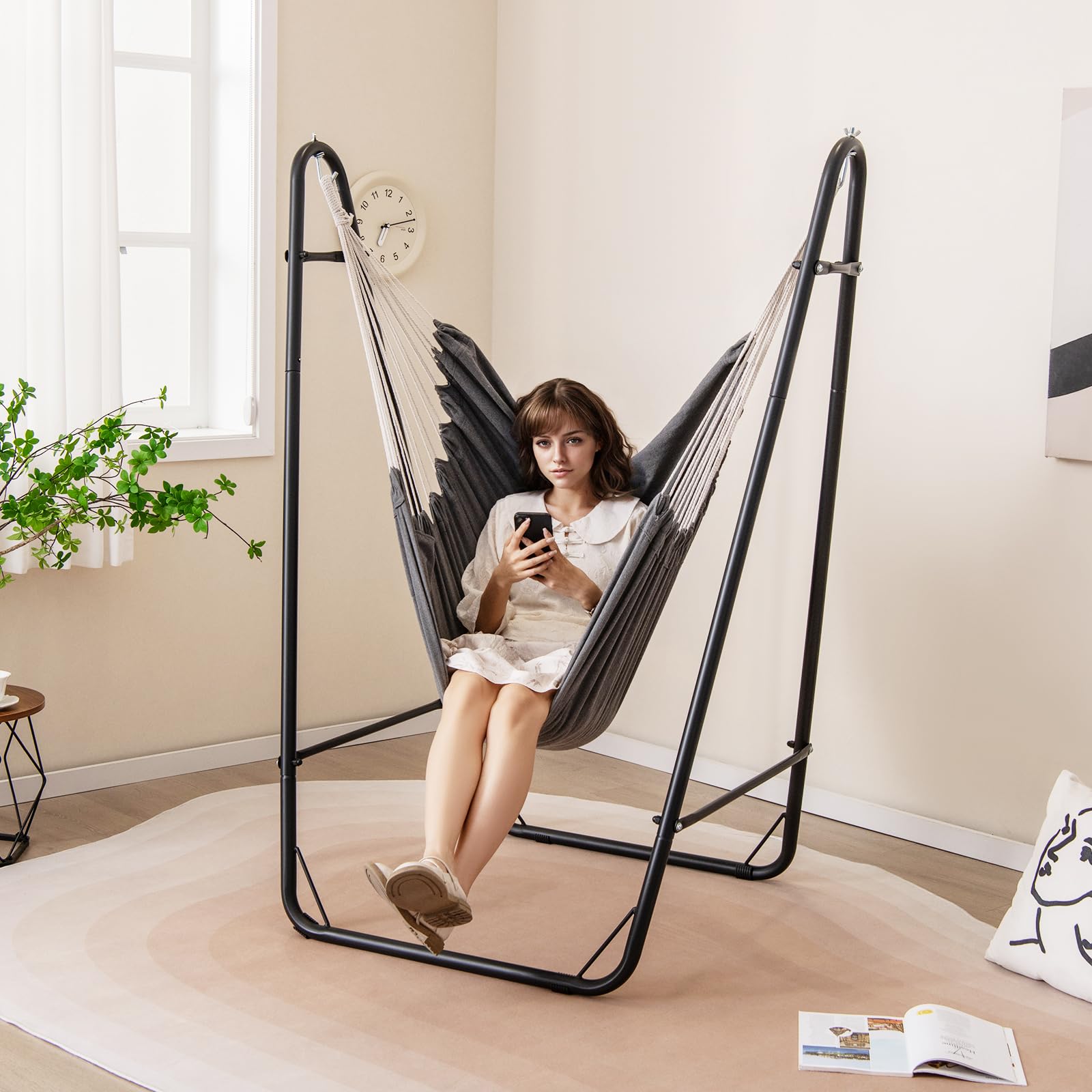 COSTWAY Silla Hamaca con Soporte, Silla Colgante con Estructura Metálica y Bolsillo de Almacenamiento Lateral, Carga de 120 kg, Hamaca Columpio Interior Exterior para Salón Dormitorio Patio