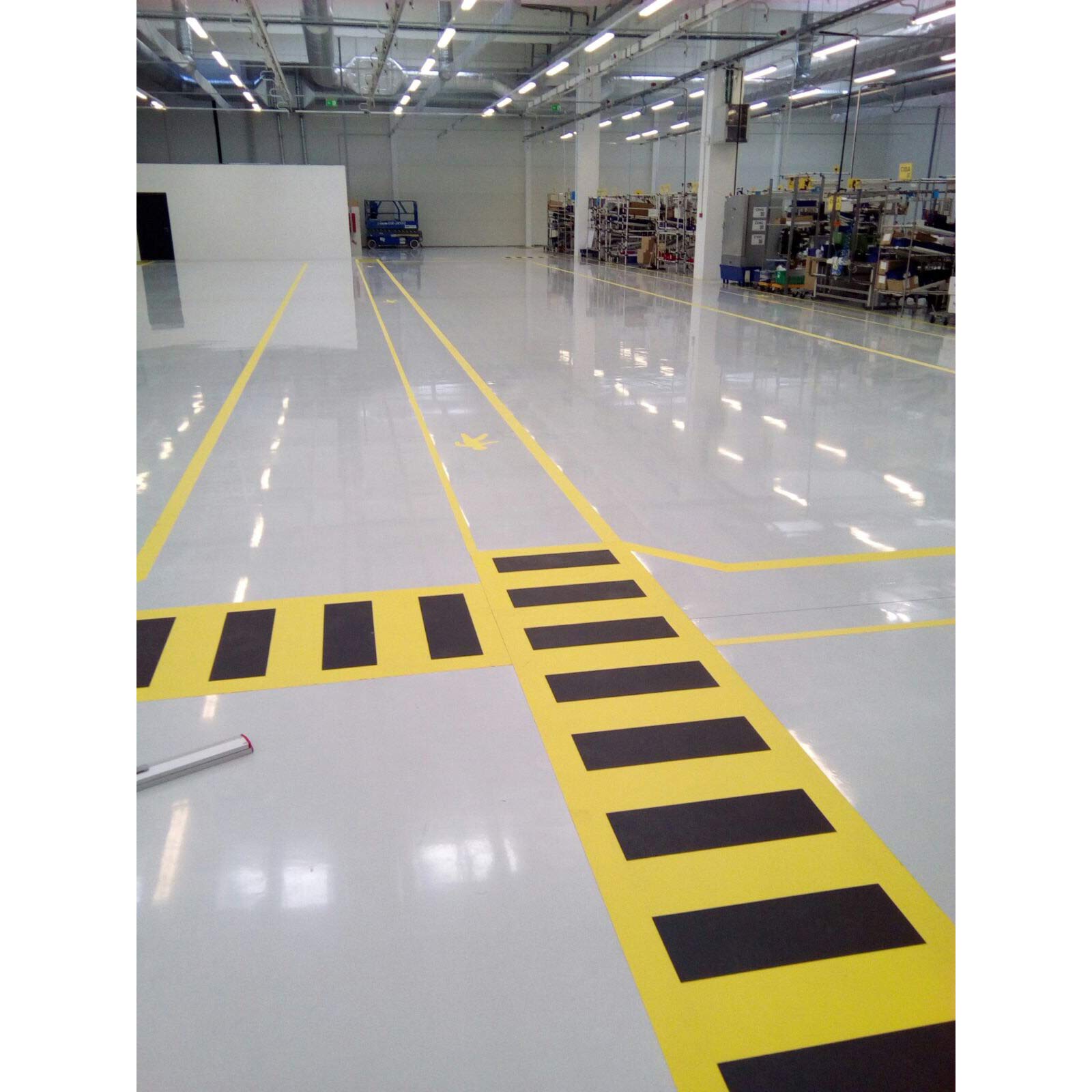 FindTape Nastro per segnaletica per pavimenti PermaStripe per carichi pesanti: 2 in. (48mm actual) x 90 ft. (Strisce gialle e nere)