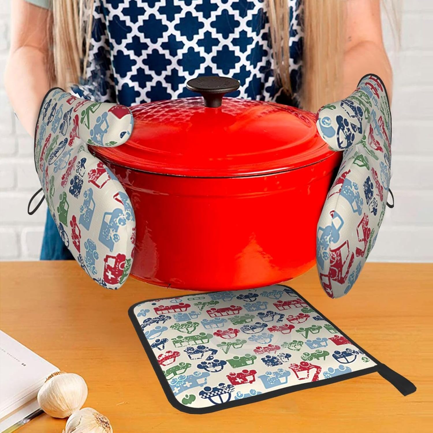 car. Print Heat Resistant Microwave Gloves, Used for Baking, Cooking, and Fashion Kitchen Essentials