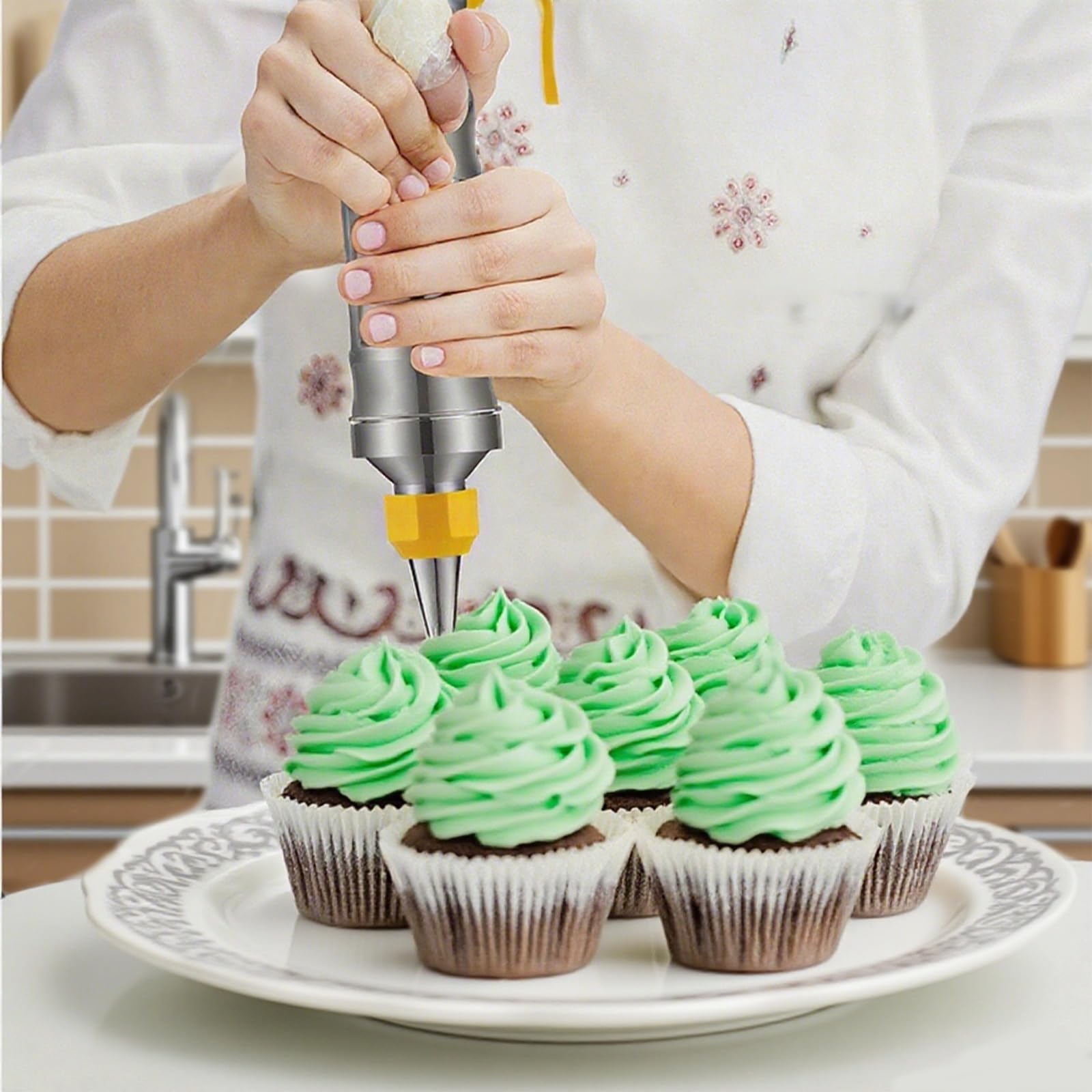 12-teiliges Spritzbeutel-Set aus Edelstahl, Spritzpistolen-Set für Tortendekoration, Düsen, Kuchen- und Cupcake-Dekorationsset, Küchenwerkzeuge, Gelb