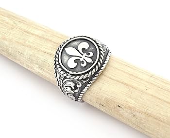 Fleur de Lis Silver Key Holder 百合リリーフレア✦ Fleur de Lis Silver Key Holder 百合リリーフレア