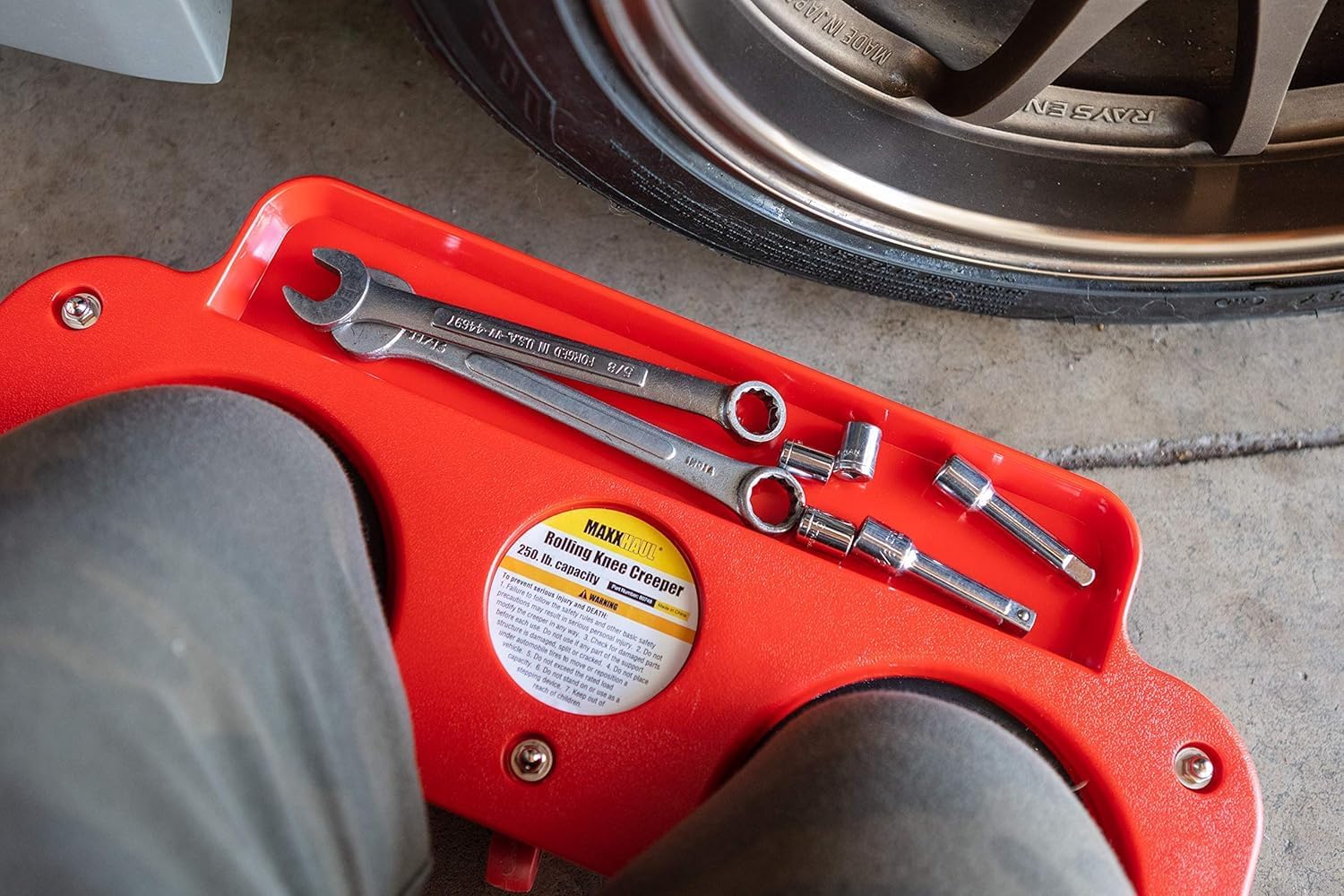 MaxWorks 50916 MaxxHaul Rolling Knee Creeper/Pads ABS High Impact Frame, 5 Swivel Castors, Tool Tray Holder