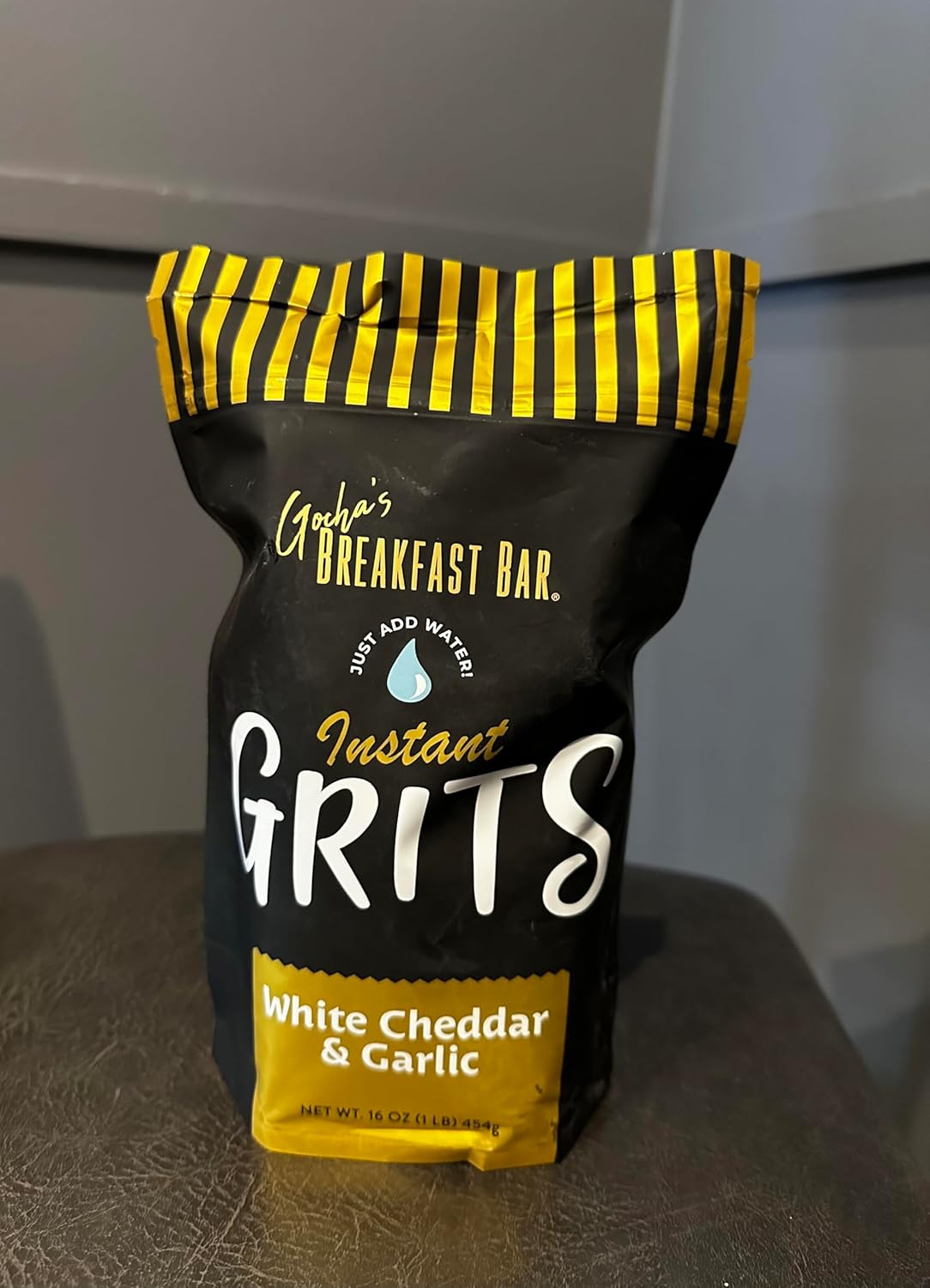 Gocha's White Cheddar & Garlic Grits Instant 16 oz - Paquete Familiar