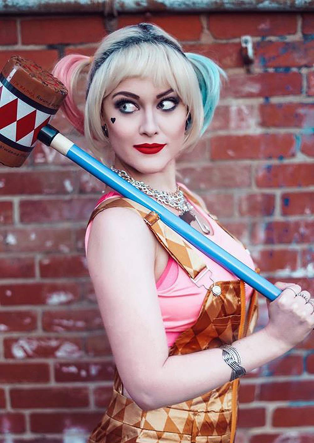 Morvally Kurze blonde Perücke mit dunklen Wurzeln und zwei rosa und mintgrünen Zöpfen, Perücke für Cosplay, Kostüm, Halloween