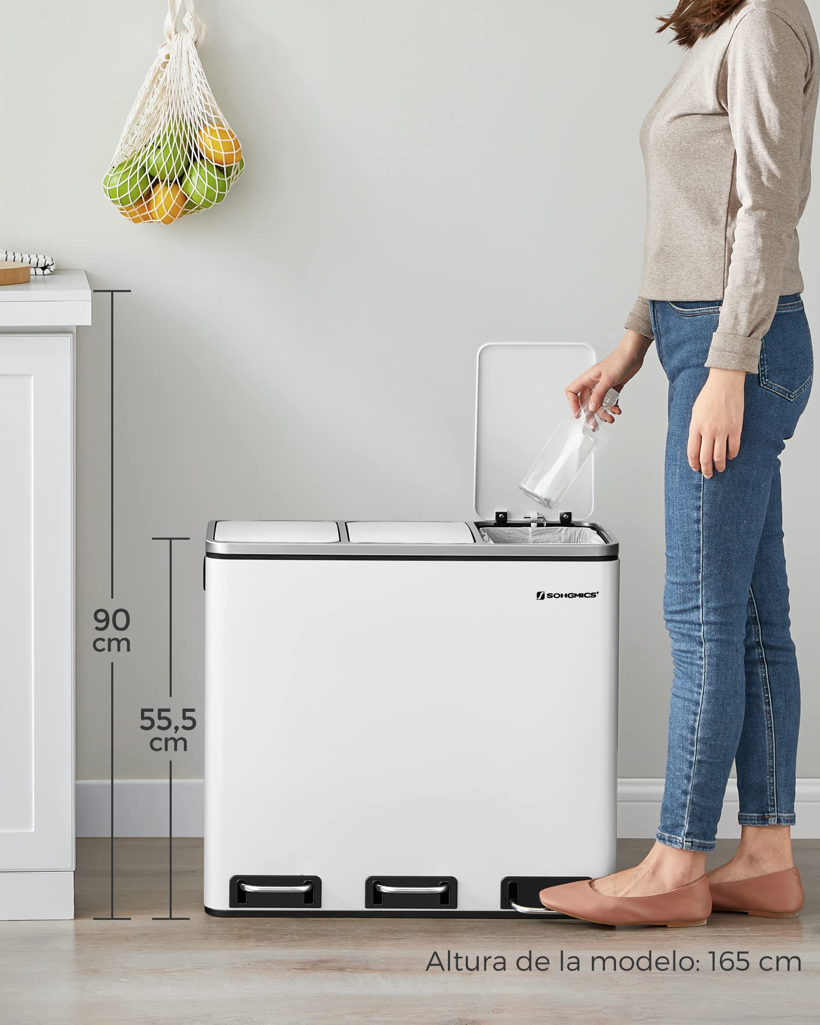 SONGMICS Cubo de Basura para Cocina, 3 x 18 L, 3 Compartimentos para Reciclaje, 15 Bolsas, Restos de Comida, Tapas de Cierre suave, Pedales, Cubetas, Acero, Blanco Nube LTB54WT