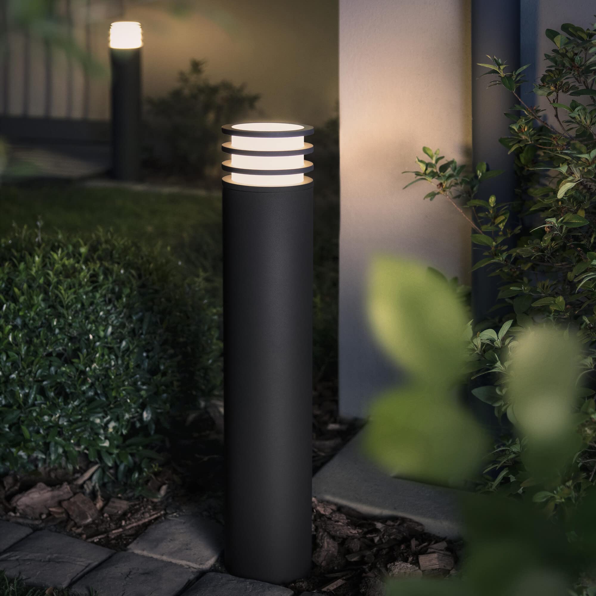 Philips Hue – Lámpara led inteligente de Exterior Philips Hue Tuar,Sobremuro Exterior LED Inteligente,9W-806 lúmens Luz Blanca Cálida,Compatible con Alexa y Google Home,Protección IP44,Color Antracita