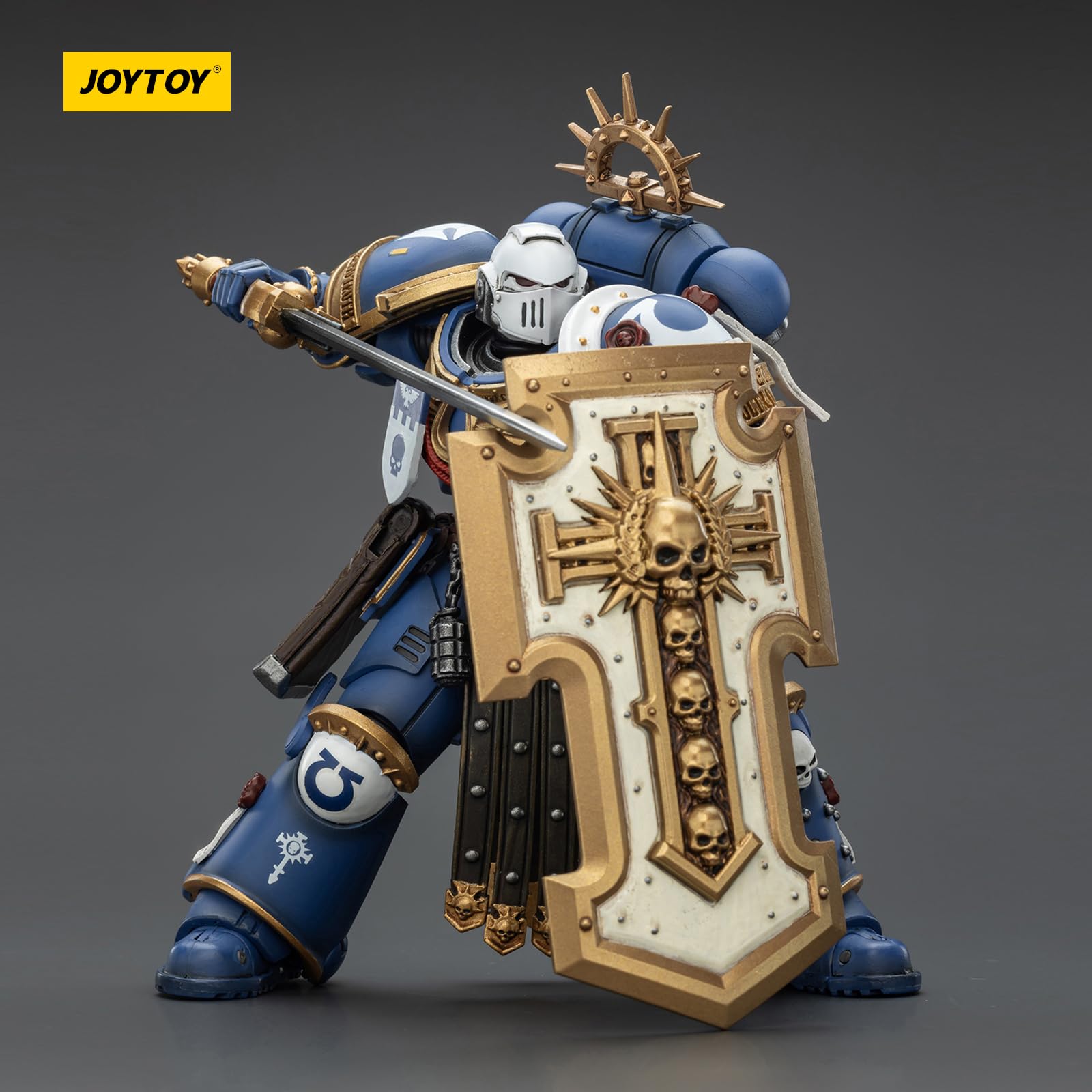 JOYTOY Warhammer 40k Ultramarines Torvald con Spada del Potere, Scudo Tempesta e Pistola a Impulsi 1/18 Figura d'Azione da Collezione e Modello da Esposizione
