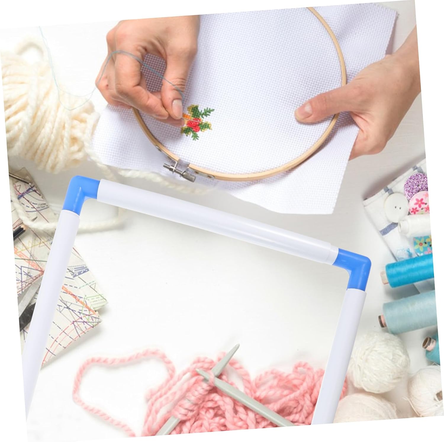 KAILIKETIY Square Embroidery Frame for Easy Assembly Portable Cross Stitch Tool for Quilting and Needlework Random Color Post-Assembly Inner Diameter