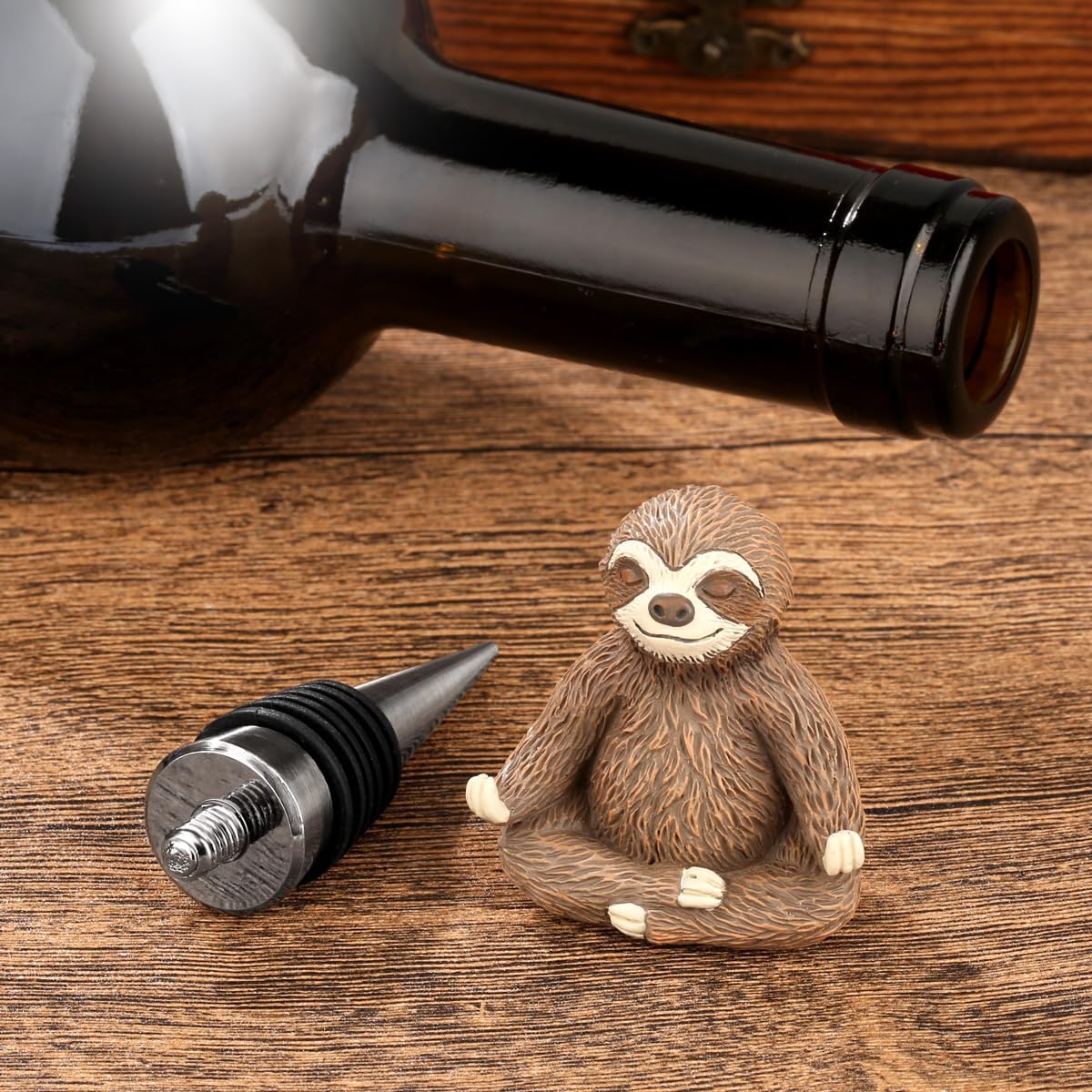 Sloth Wine Stopper, Sloth Gifts with Gift Bags for Men Women Animal Lovers, Bottle Stopper for Wine Champagne, Creative Beer Accessories, Bar and Kitchen Decorations, Birthday Party Christmas Gift