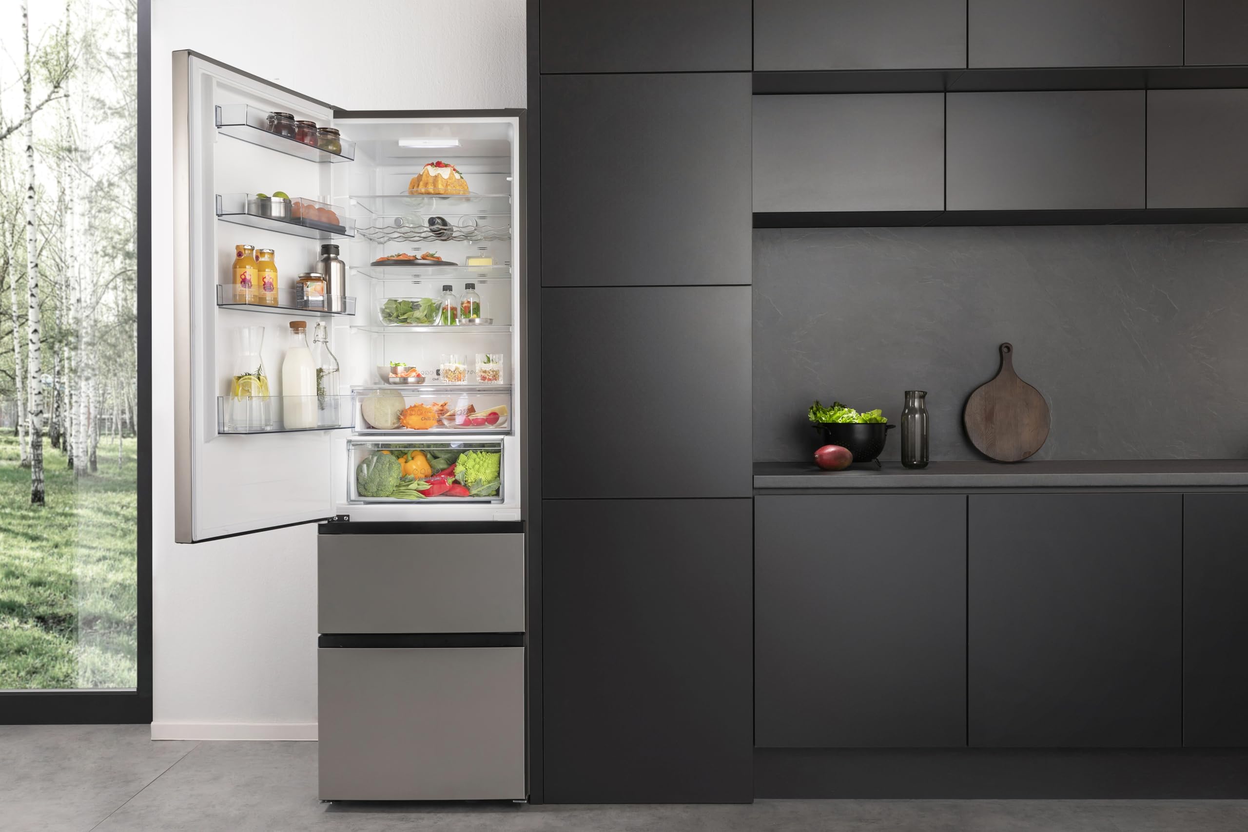 Hisense RM469N4ACD Kühl-Gefrierkombination, Freistehend, EEK D, 36dB, Total NoFrost, 368 Liter, Smart Fresh, CrispZone Smart Humidity, Convert ZeroZone, HxBxT: 200x60x66, 3 cm
