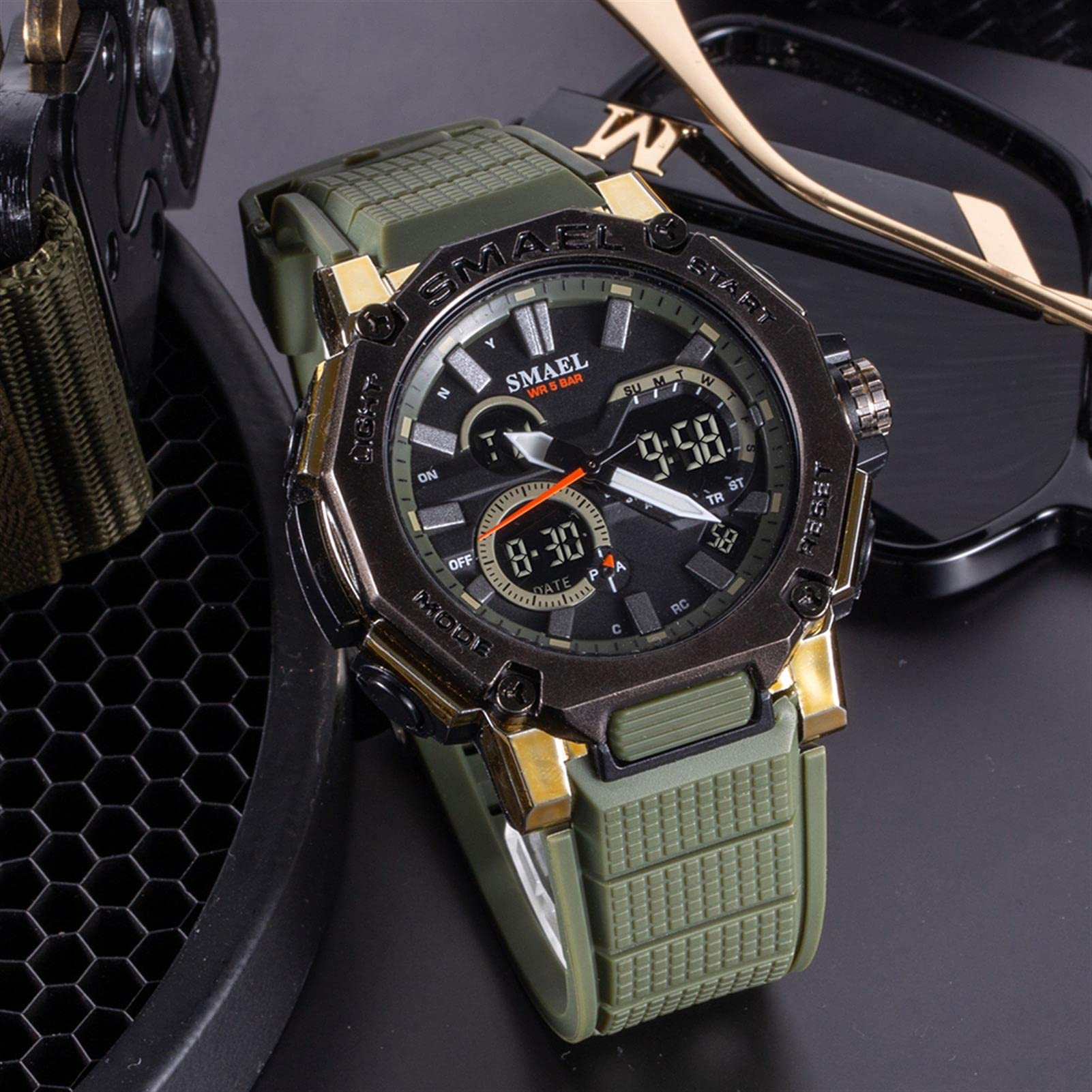 Montre Sport Homme Digital Numérique Étanche À 5ATM avec Chronographe Alarme LED Eclairage avec Compte À Lumineux/Minuterie
