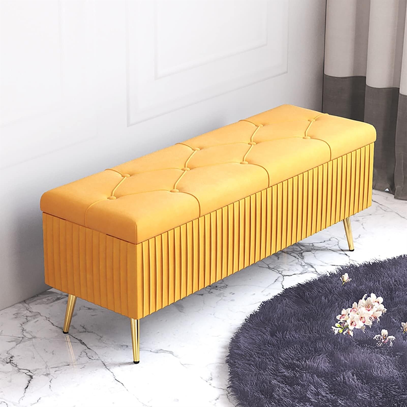 Banc de rangement ottoman en velours pour optimiser les petits espaces