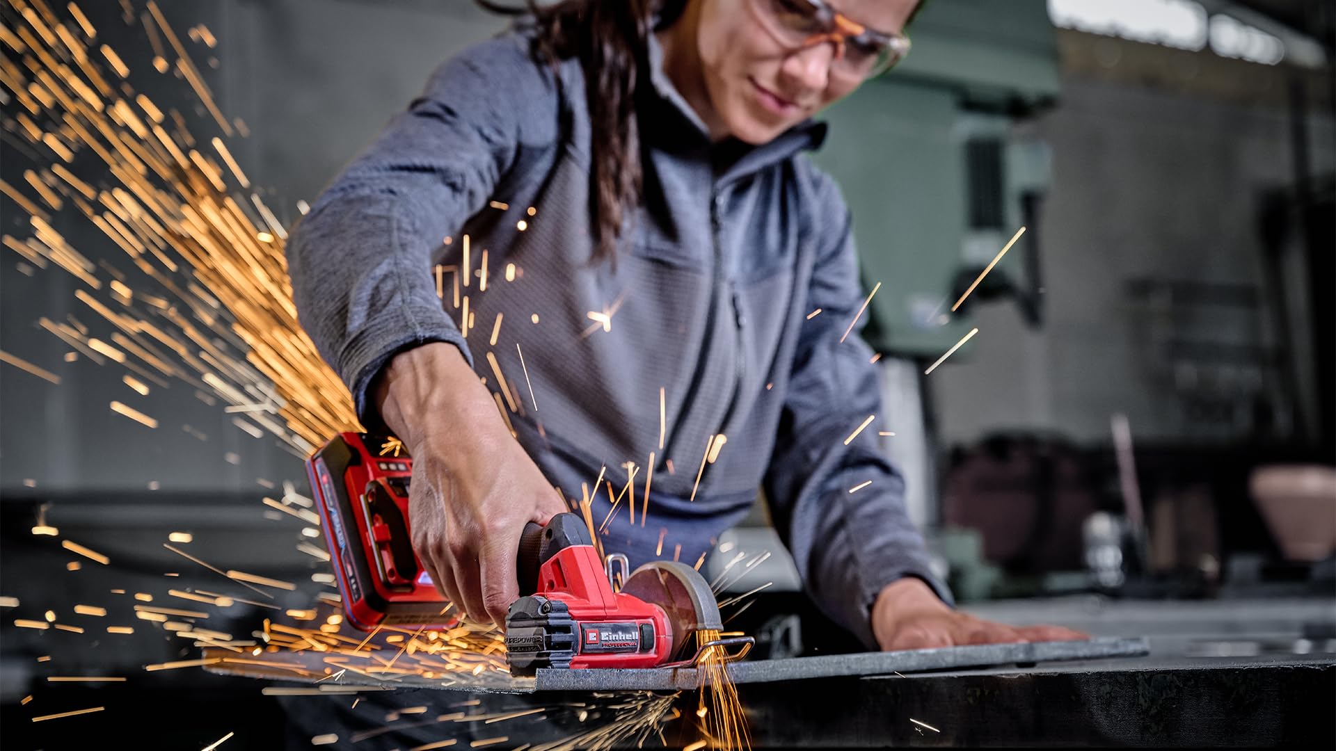 Einhell Accu Universele snijmachine TE-UC 18/6 Li Solo Power X-Change (18 V, universele snijmachine voor materialen tot 6 mm, LED-licht, snijlijnindicator, zonder accu Einhell Accu Universele snijmachine TE-UC 18/6 Li Solo Power X-Change (18 V, universele snijmachine voor materialen tot 6 mm, LED-licht, snijlijnindicator, zonder accu