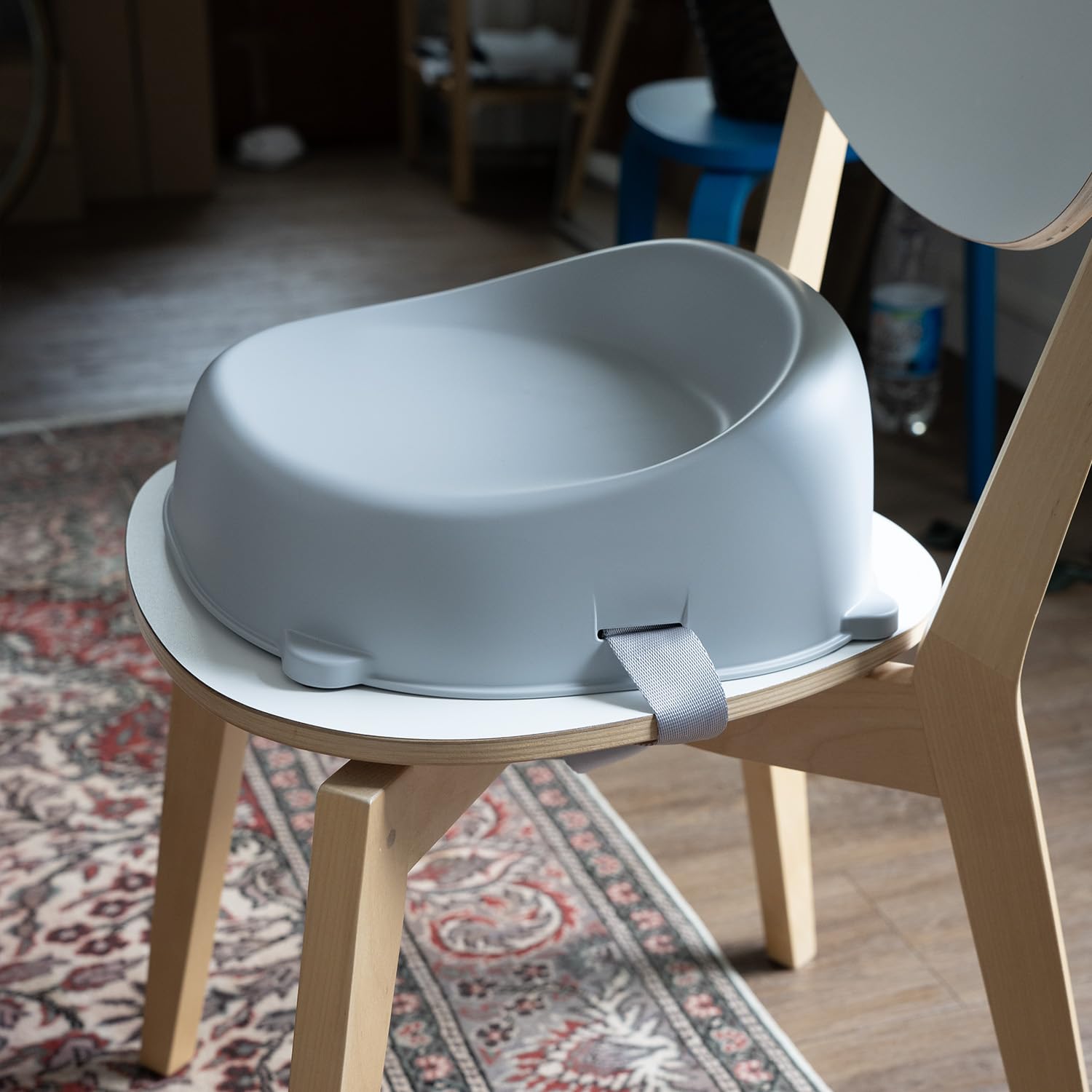 THERMOBABY - Rehausseur de chaise EASY - Rehausseur - Enfant de 3 à 6 ans (ou jusqu'à 30 Kg) - Confortable - Léger et Transportable - facile d'installation - Gris Charme - Fabriqué en France
