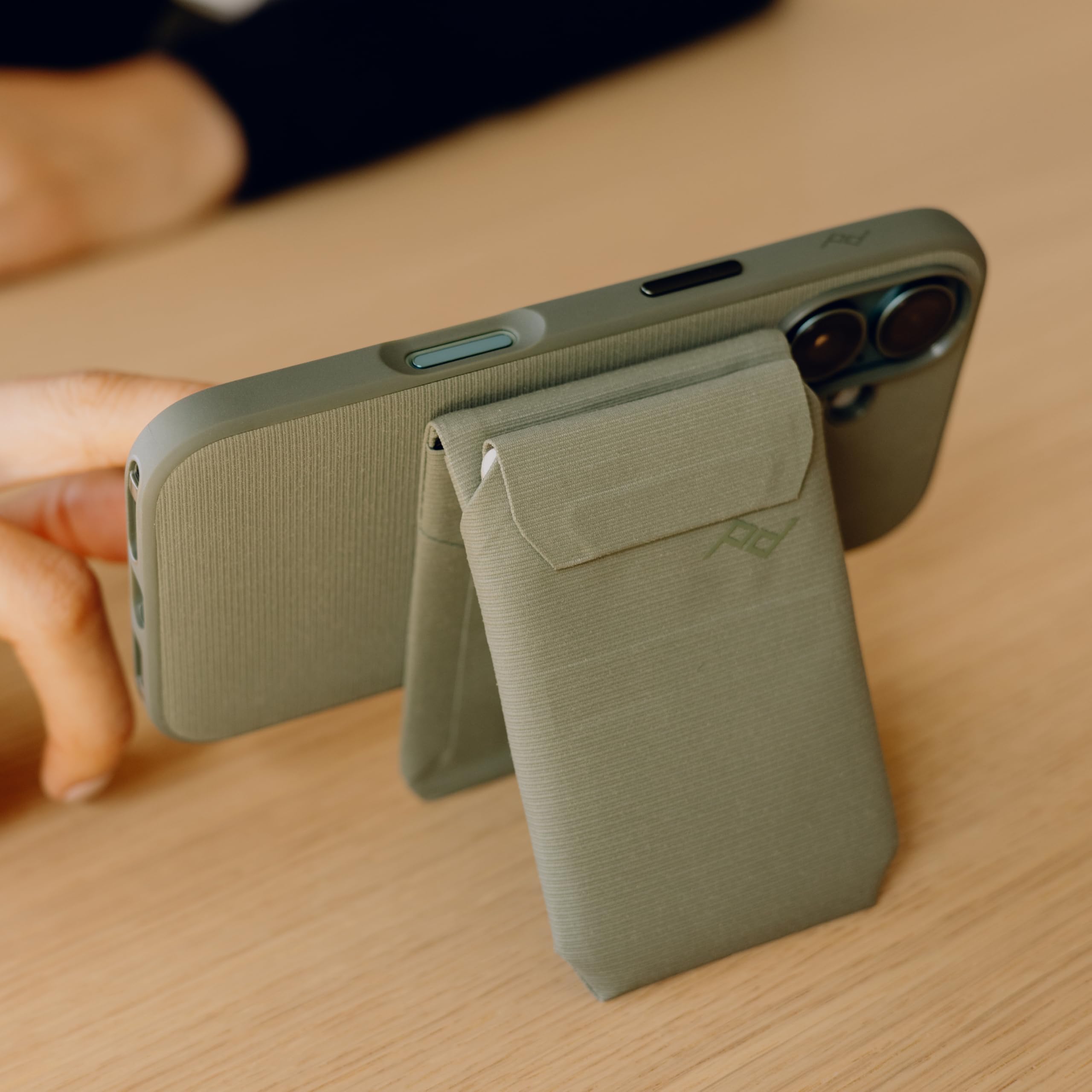 Amazon.com: Peak Design Mobile Stand Wallet, Sage, Slim Profile