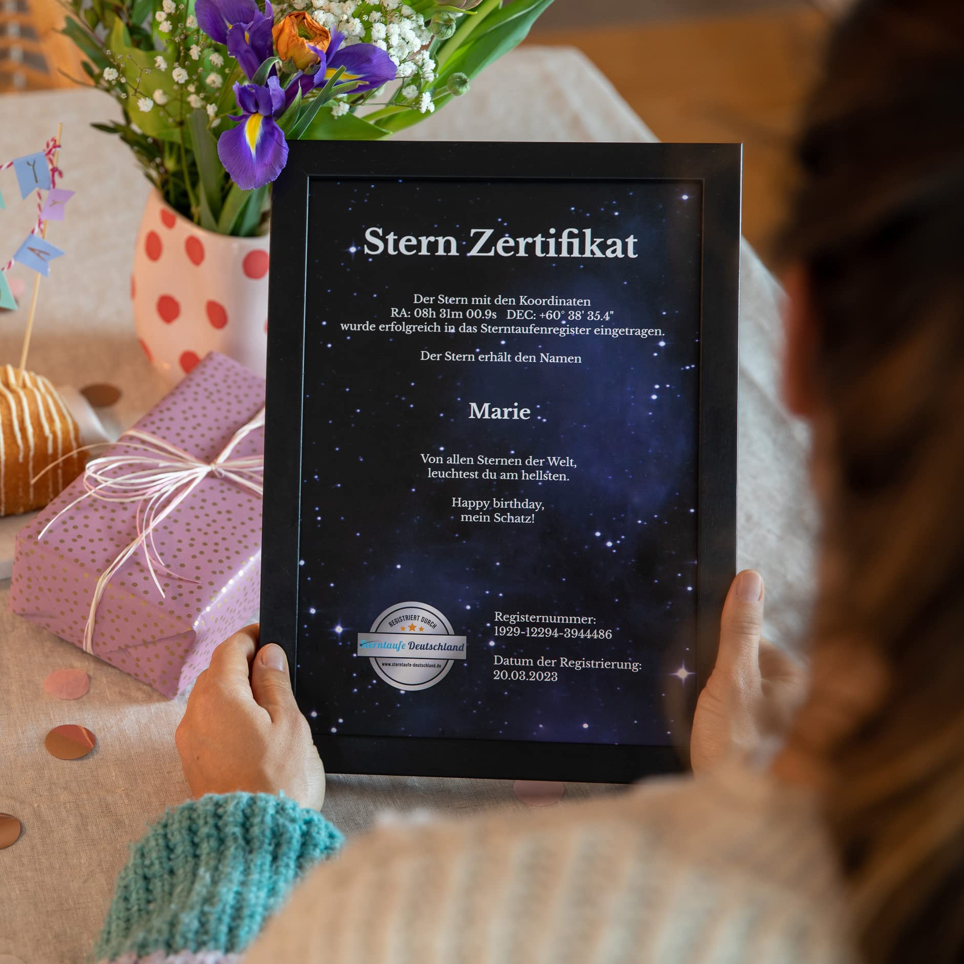 Sterntaufe - Personalisiertes Geschenk für alle Anlässe, ideal für Geburtstag oder Jahrestag: Taufen Sie einen Stern - Inkl. Zertifikat, Sternkarte & Geschenkmappe