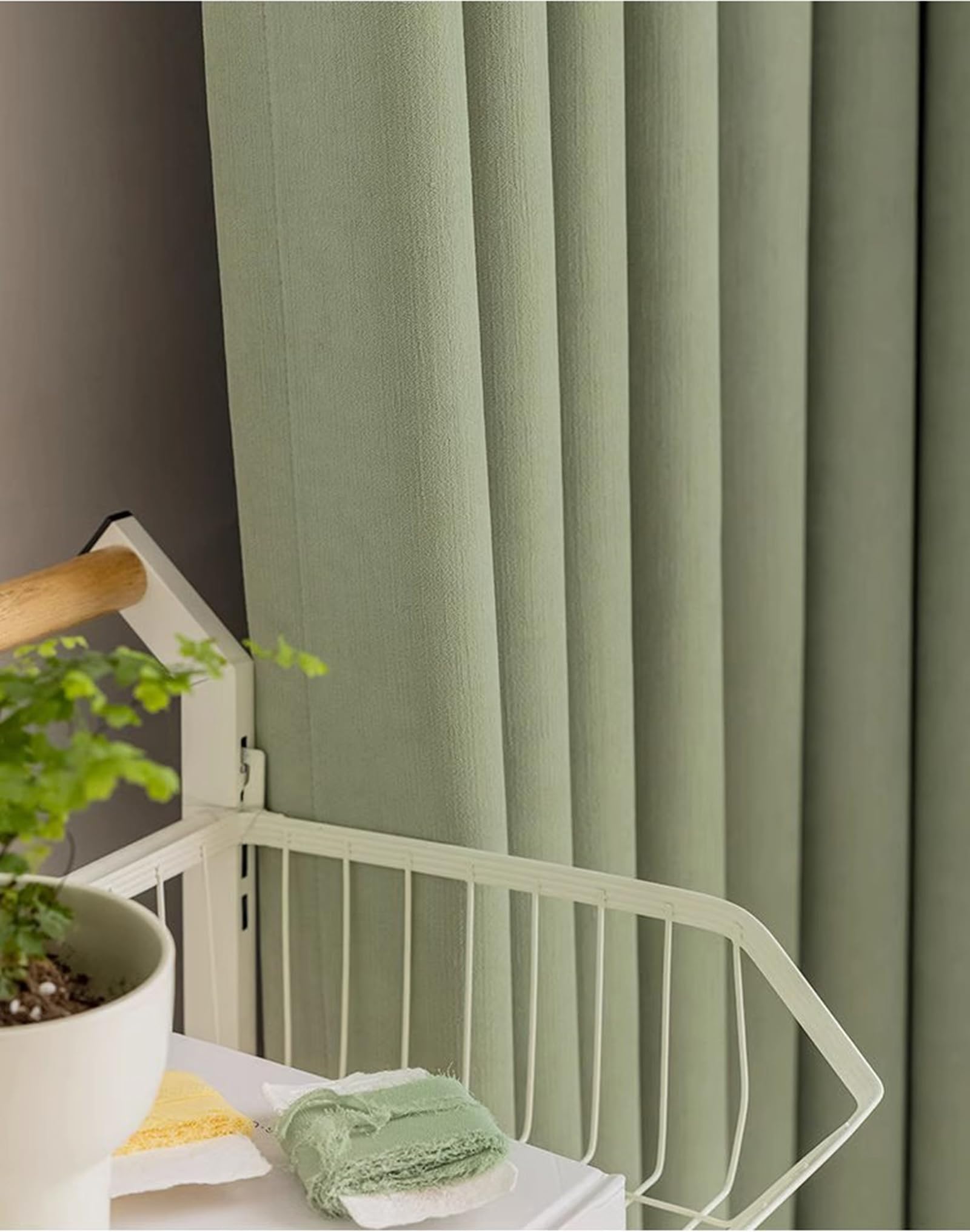 Rideau occultant pour dormir dans le noir complet avec tissu épais vert à brides de 214cm