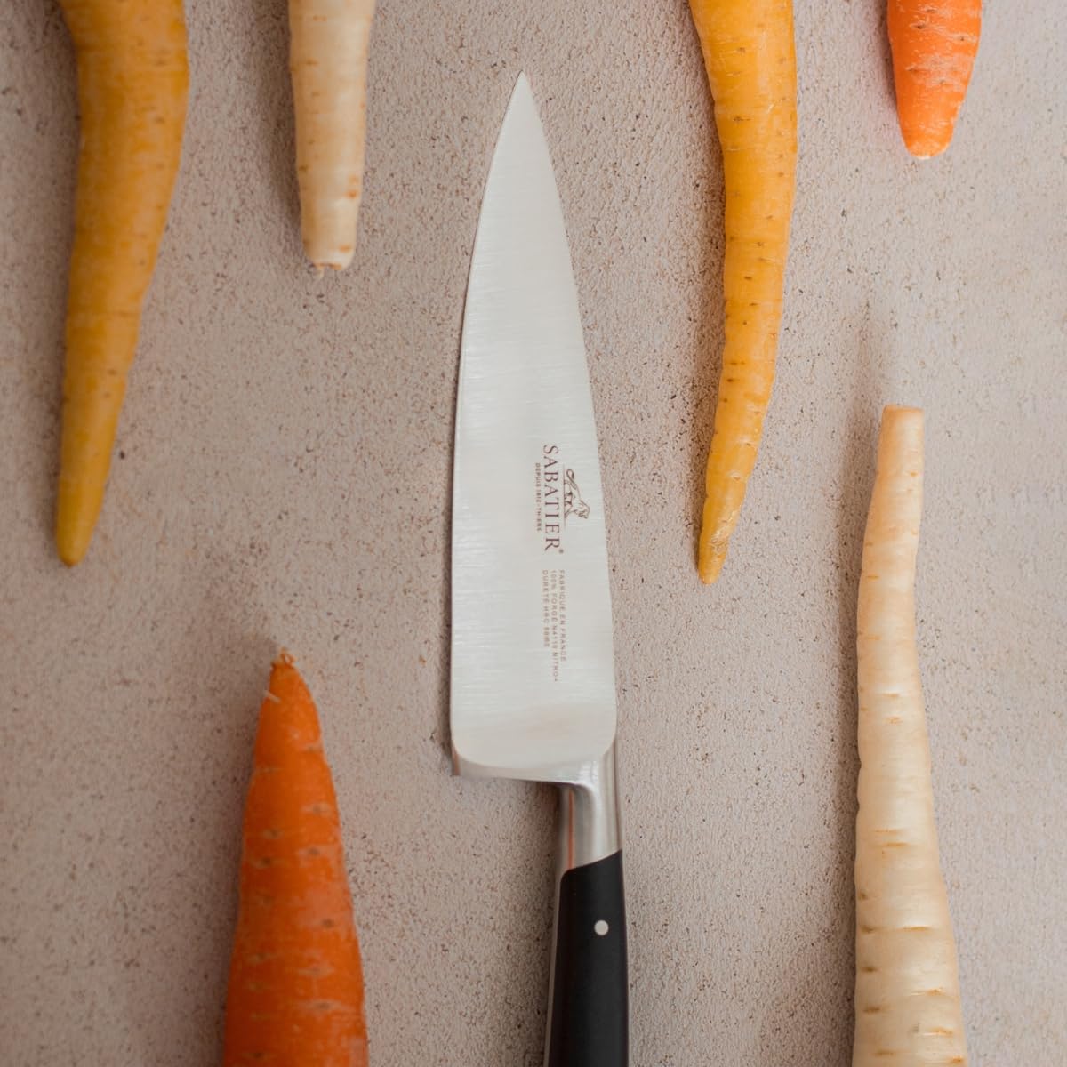 Sabatier - Couteau Office Stylet IDEAL 100% Forgé - Fabriqué en France - 9 cm - Lame en Inox et Rivets en Laiton - Parfait pour les Tâches de Précision comme Eplucher, Découper et Parer les Fruits