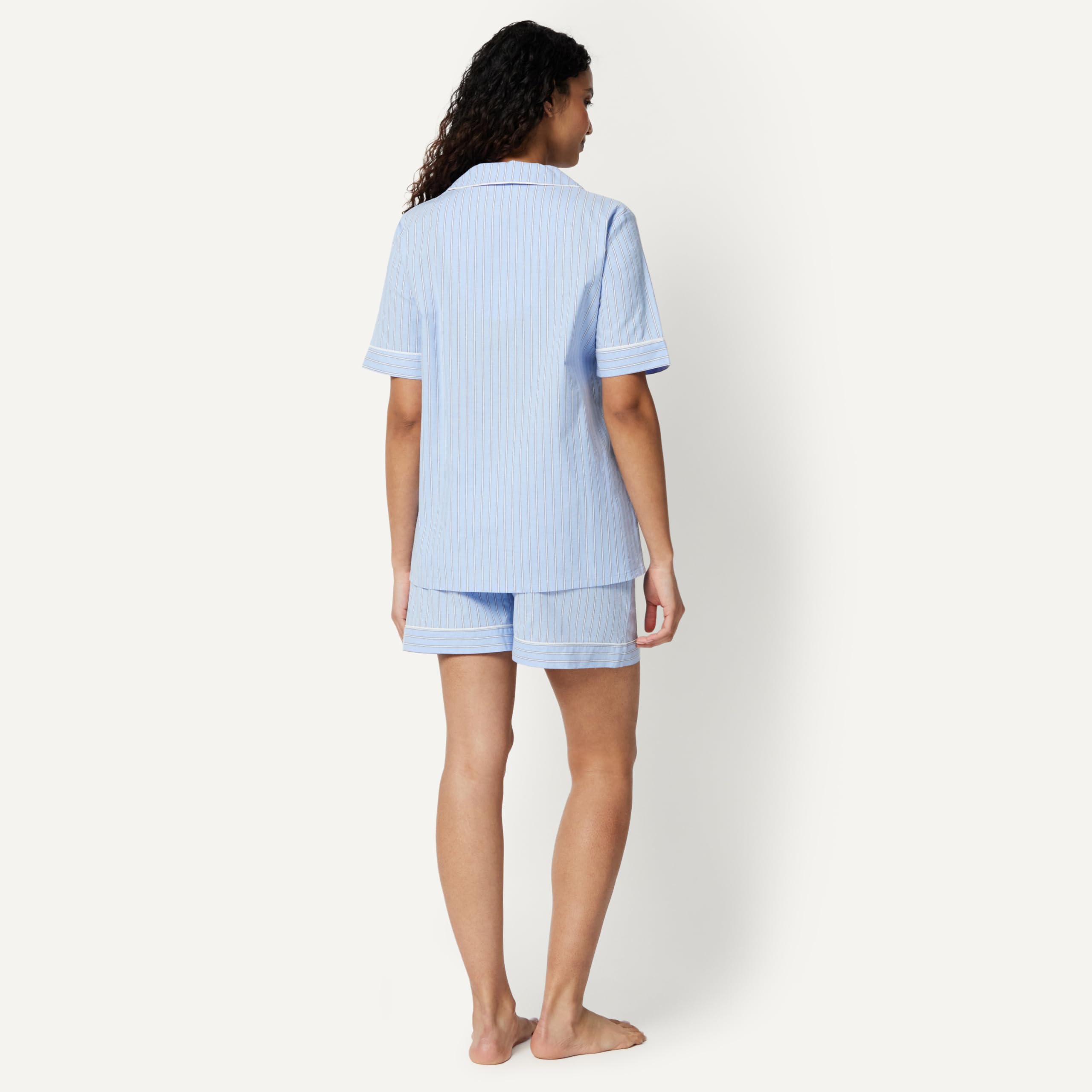 Amazon Essentials Donna Pigiama in Popeline di Cotone Elasticizzato, a Maniche Corte, abbottonatura con Pantaloncini