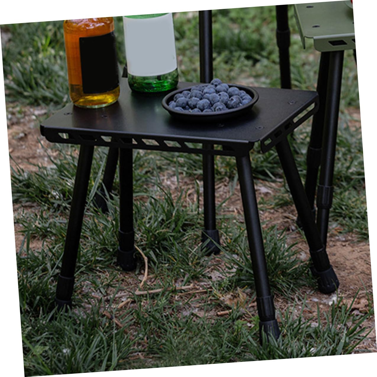 Table de Camping Pliante Compacte en Fer, Petite Table D’appoint Noire | Pliable et Facile à Transporter, Usage Randonnée et Fête Extérieure, Format Mini