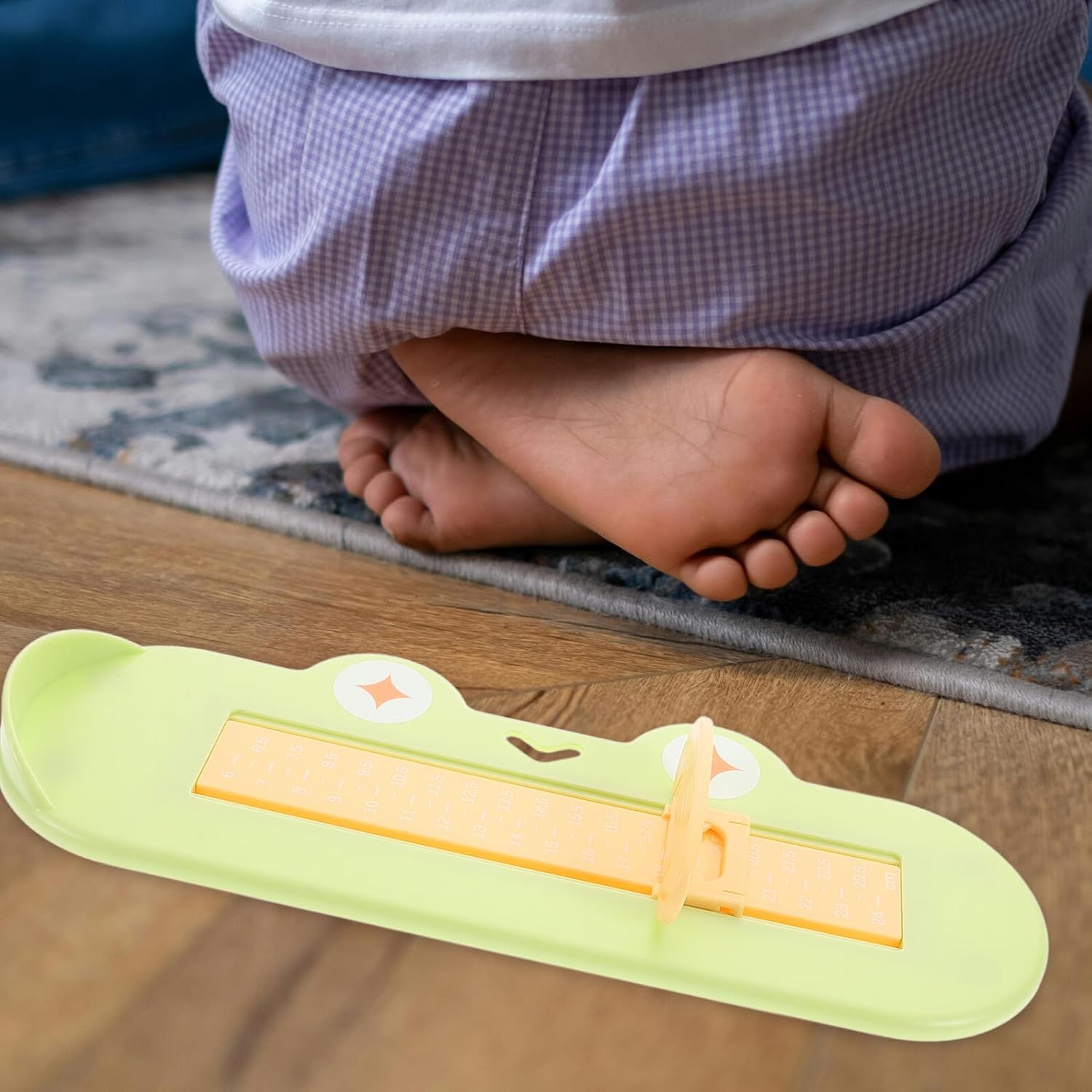 SECFOU Shoe Sizer Measuring Device with Size Chart Foot Ruler Foot Measuring Tool for Green for Home Shoe Size Measurement