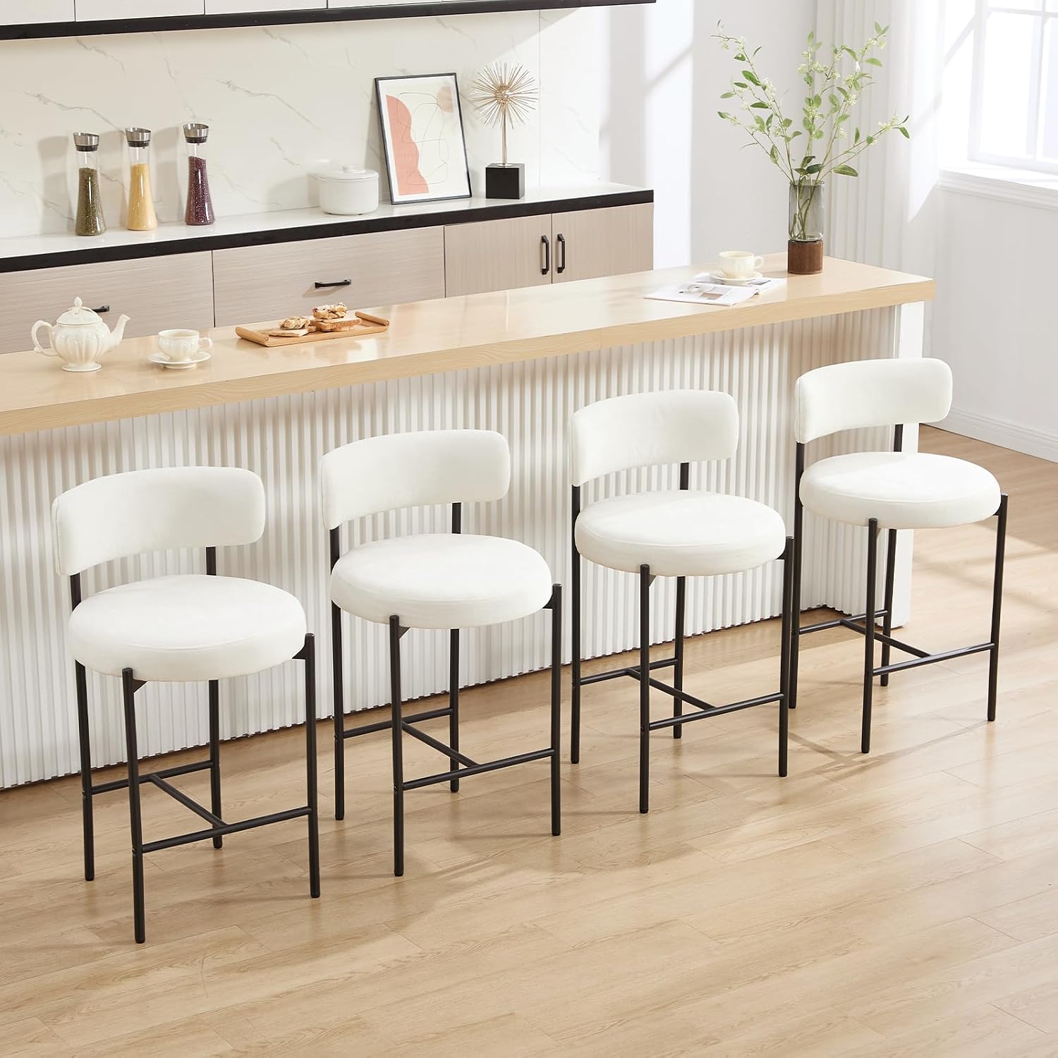 Bar Stools Set of 4 Cream White Chenille Fabric with Backrest Industrial Style K chenhocker mit MetallbeinenBarstuhl Tragf higkeit 150 kgHohe Thekenst hle Modern K chenst hle f r Bar Theke K che