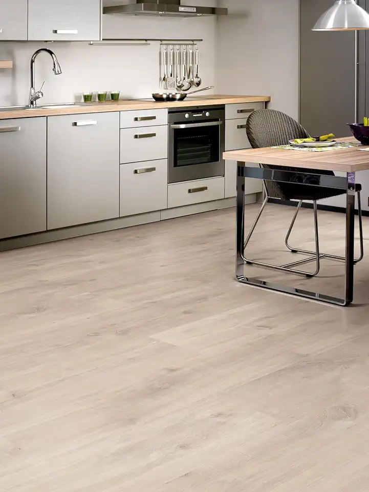 Piso Laminado Quick Step Smart 2,51m² Carvalho Natural Havana Com Marcas de Serra (QSMN 1656)