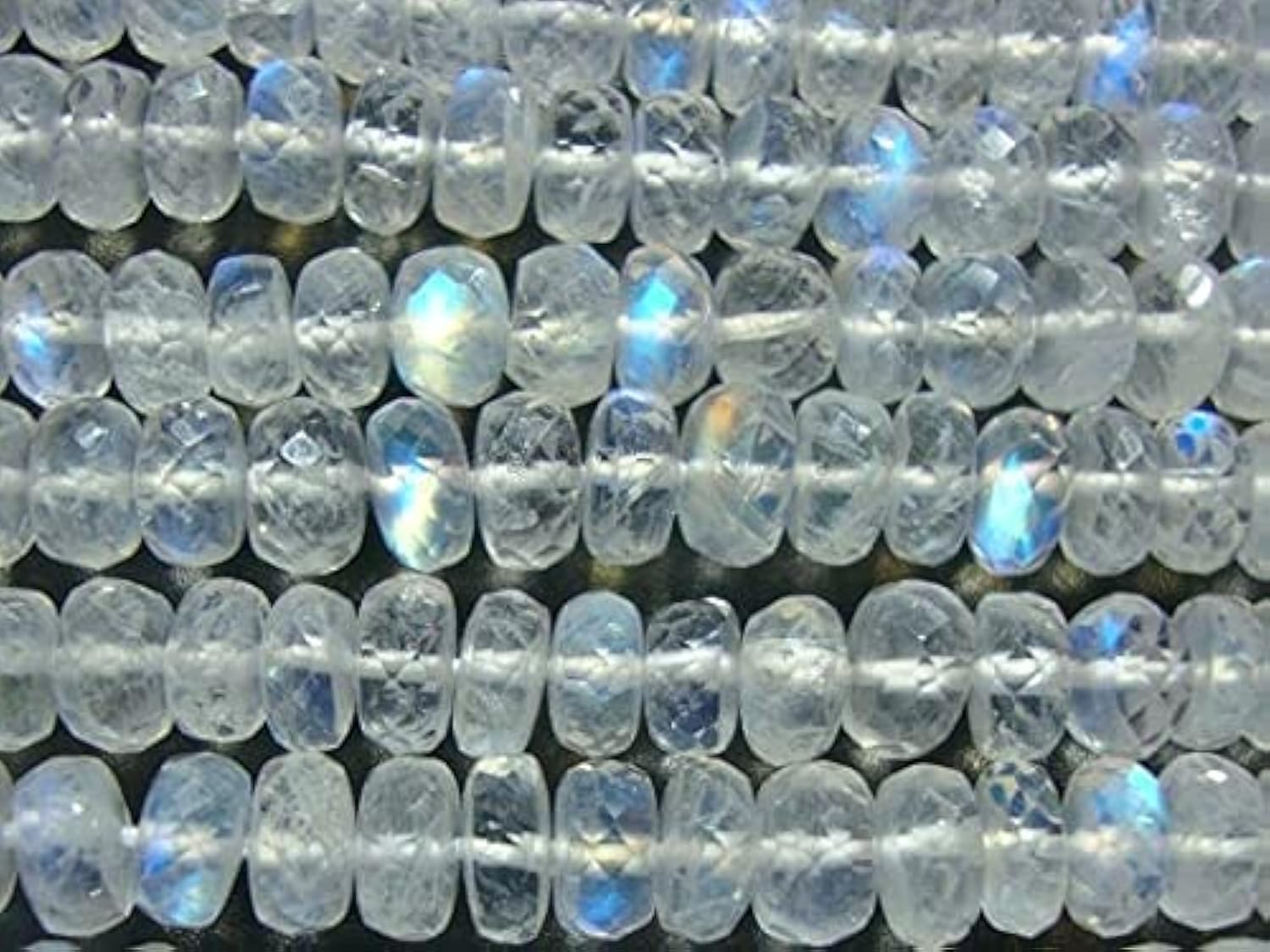 Pierre de lune arc-en-ciel LKBEADS, de fines rondelles pour créer un bracelet d'été élégant