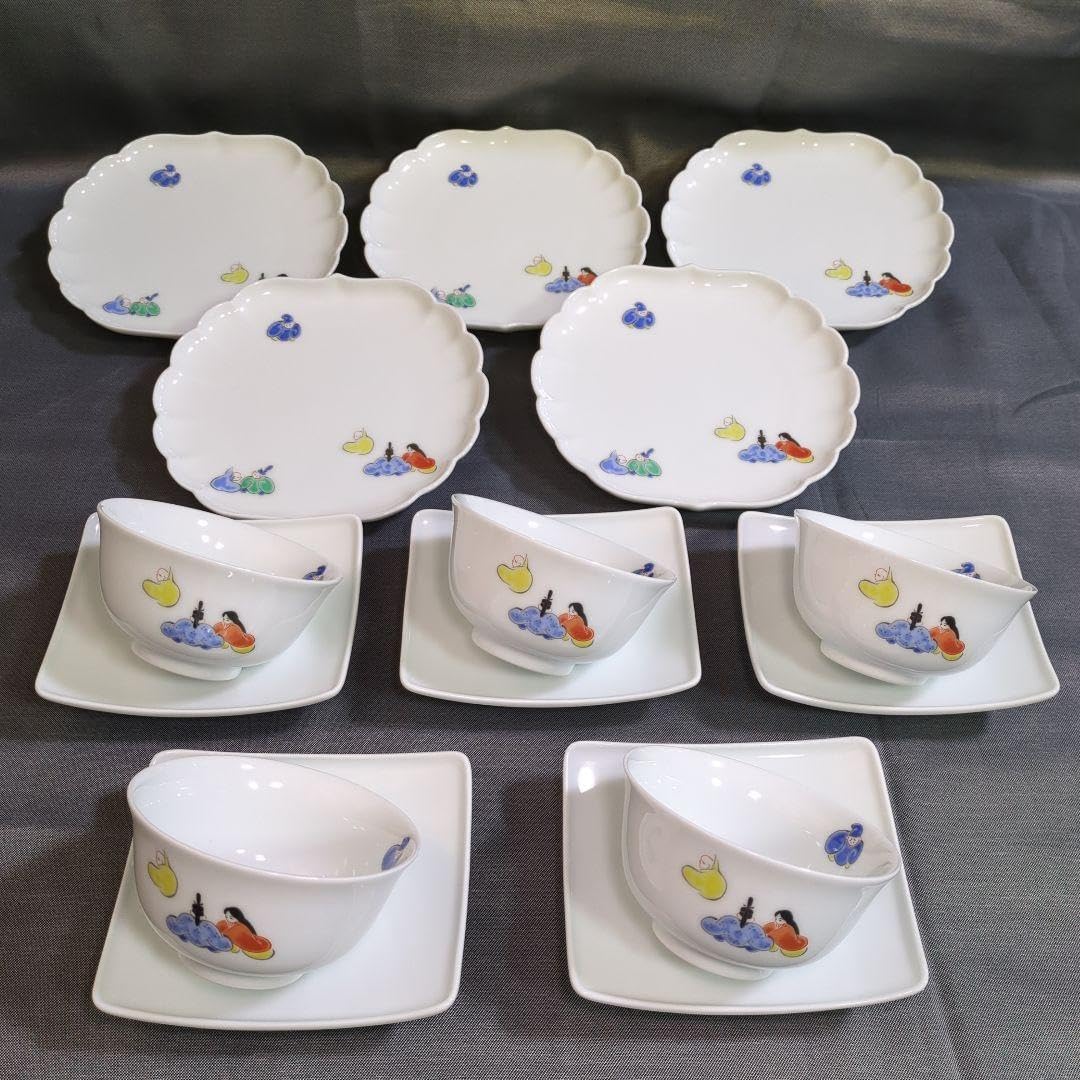 深川製磁　六歌仙　湯呑み　菊中割和皿揃　舟型茶托白　菓子皿　銘々皿　ゴールド 深川製磁 六歌仙 湯呑み 菊中割和皿揃 舟型茶托白