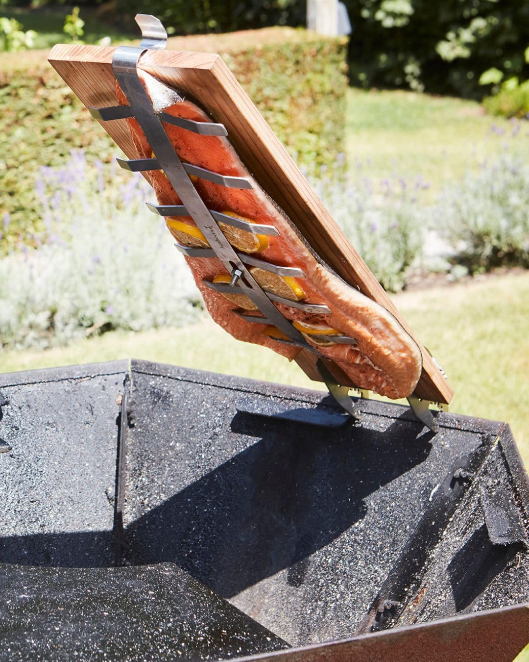Barbecook Planche à Fumer – Accessoire Barbecue pour Un goût fumé Subtil sur Le Grill et Le Barbecue, 64x15.8x4cm