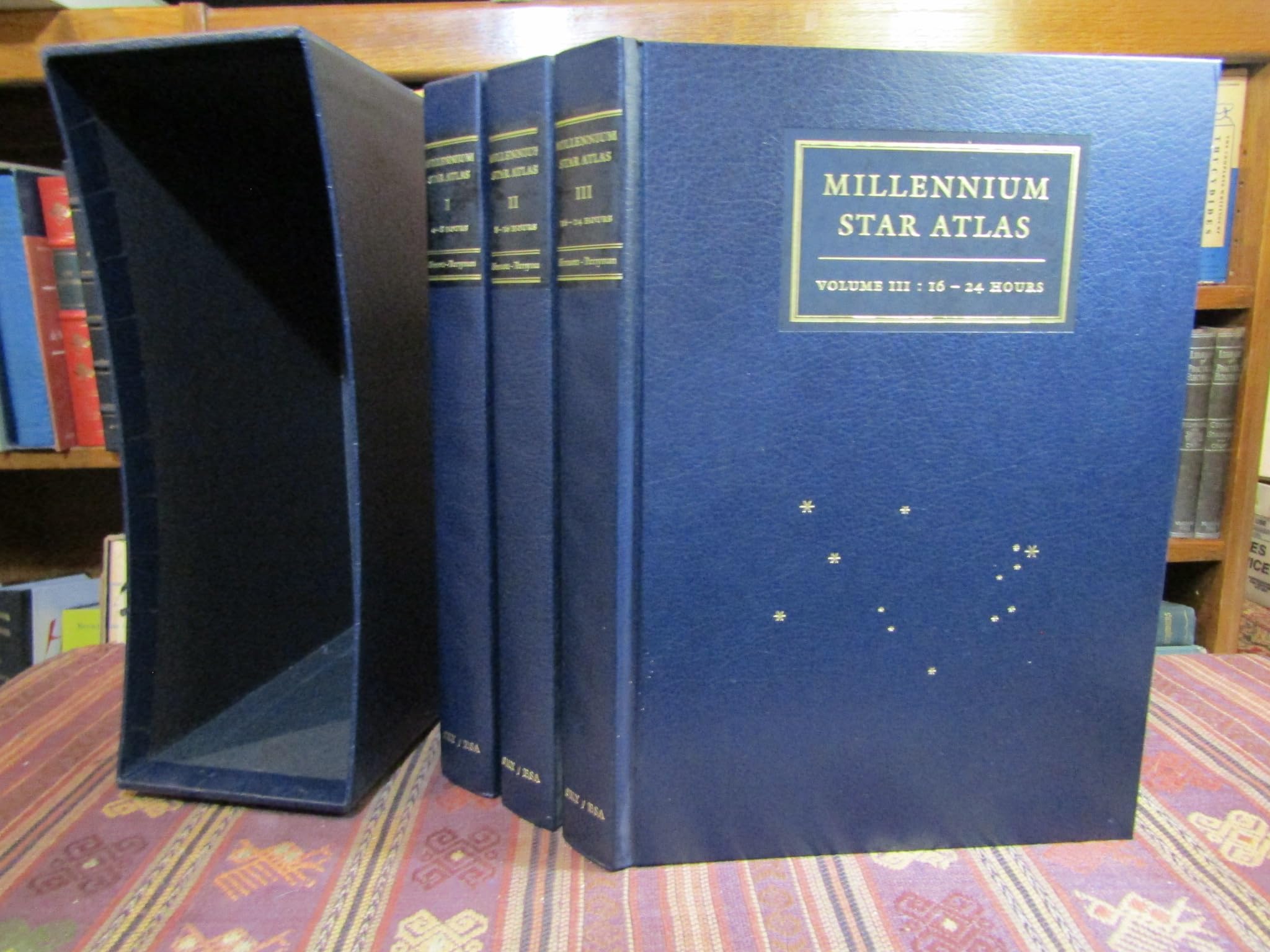 Millennium Star Atlas: An All-Sky Atlas Comprising One Million Stars to Visual Magnitude Eleven from the Hipparcos and Tycho Catalogues and Ten Thousand Nonstellar Objects Hardcover – Import, 1 November 1997