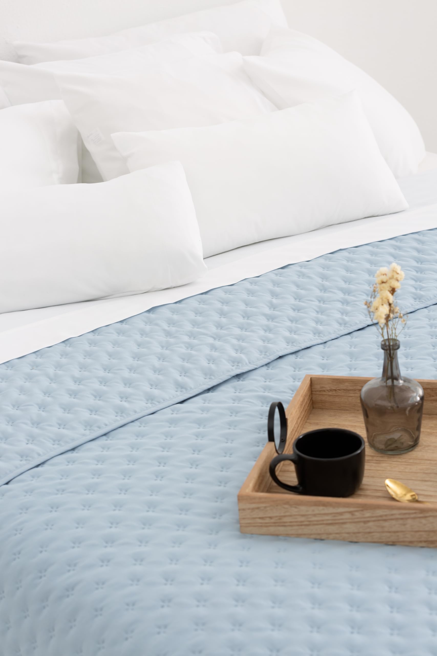 Todocama Etoile - Couvre-lit boutis Fin avec Motif étoiles, pour Printemps, été, Automne et Hiver. 100% Microfibre Extra Douce - Housse de lit Multifonction pour lit de 140/150/160-250 x 260 cm