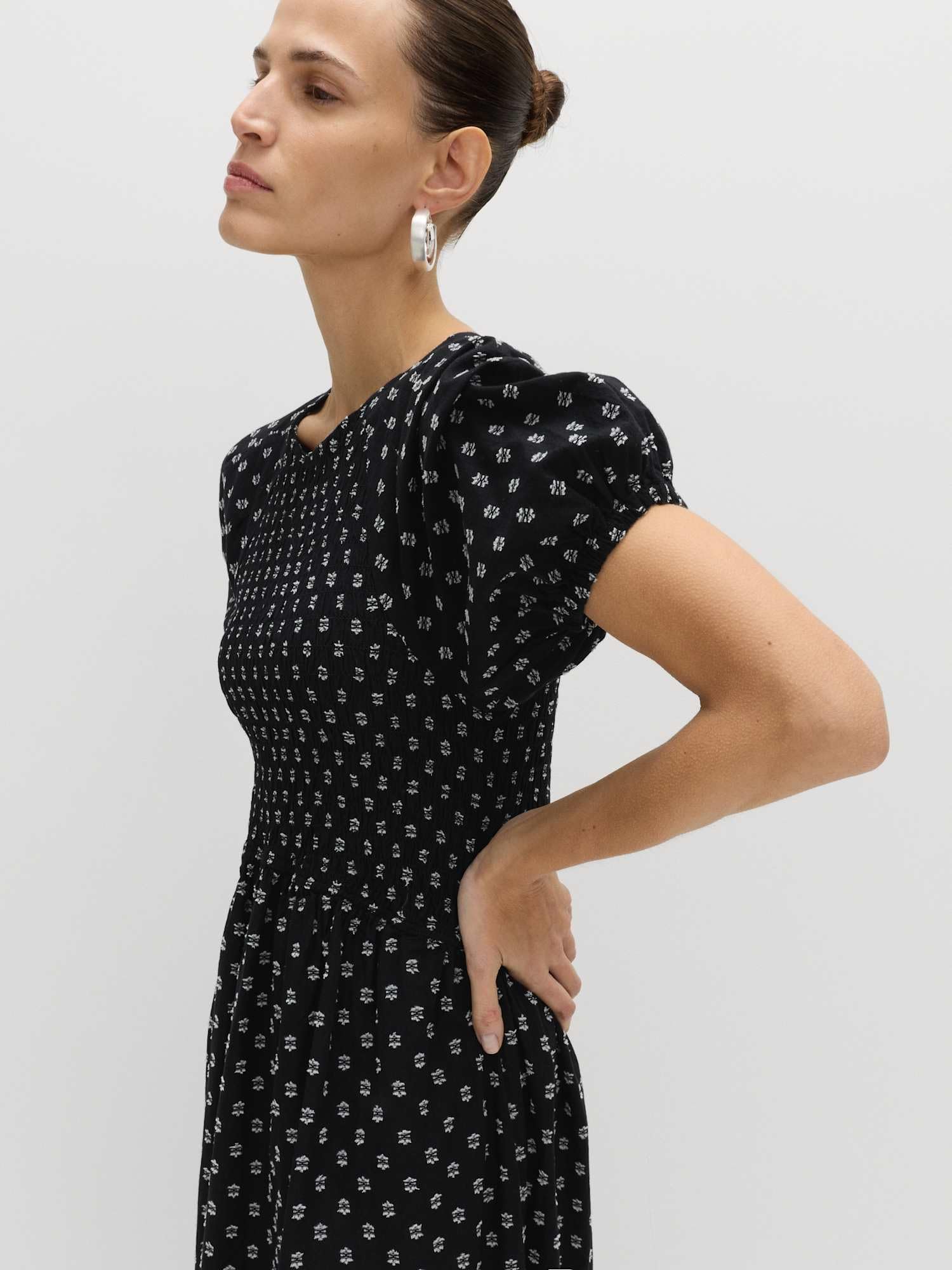 Marks & Spencer Robe en Coton à Taille ajustée, Manches Bouffantes et imprimé