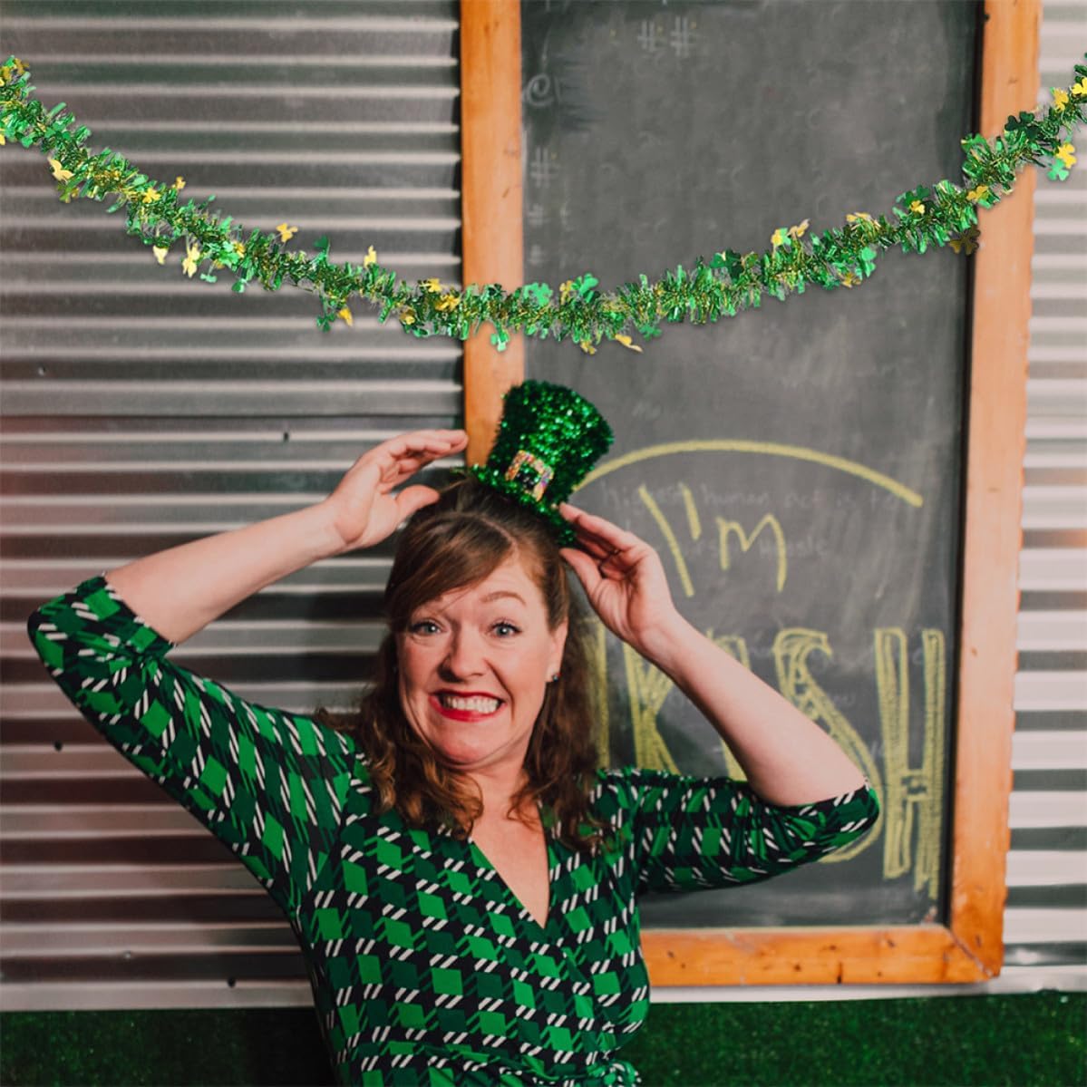 MAGICLULU 2pcs St Patrick's Day Party Tinsel Garland Green Pet Material Reusable Decorations for Family Gatherings and Holiday Events with Versatile Applications