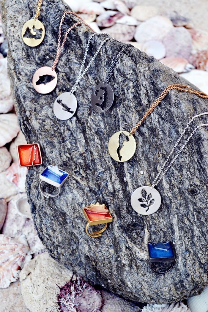 Crete Map Necklace, Crete Outline Pendant, Map of Crete Souvenir, Country Jewelry, Crete Necklace Gift, Greek Jewelry, Greek Islands Trip Vacation