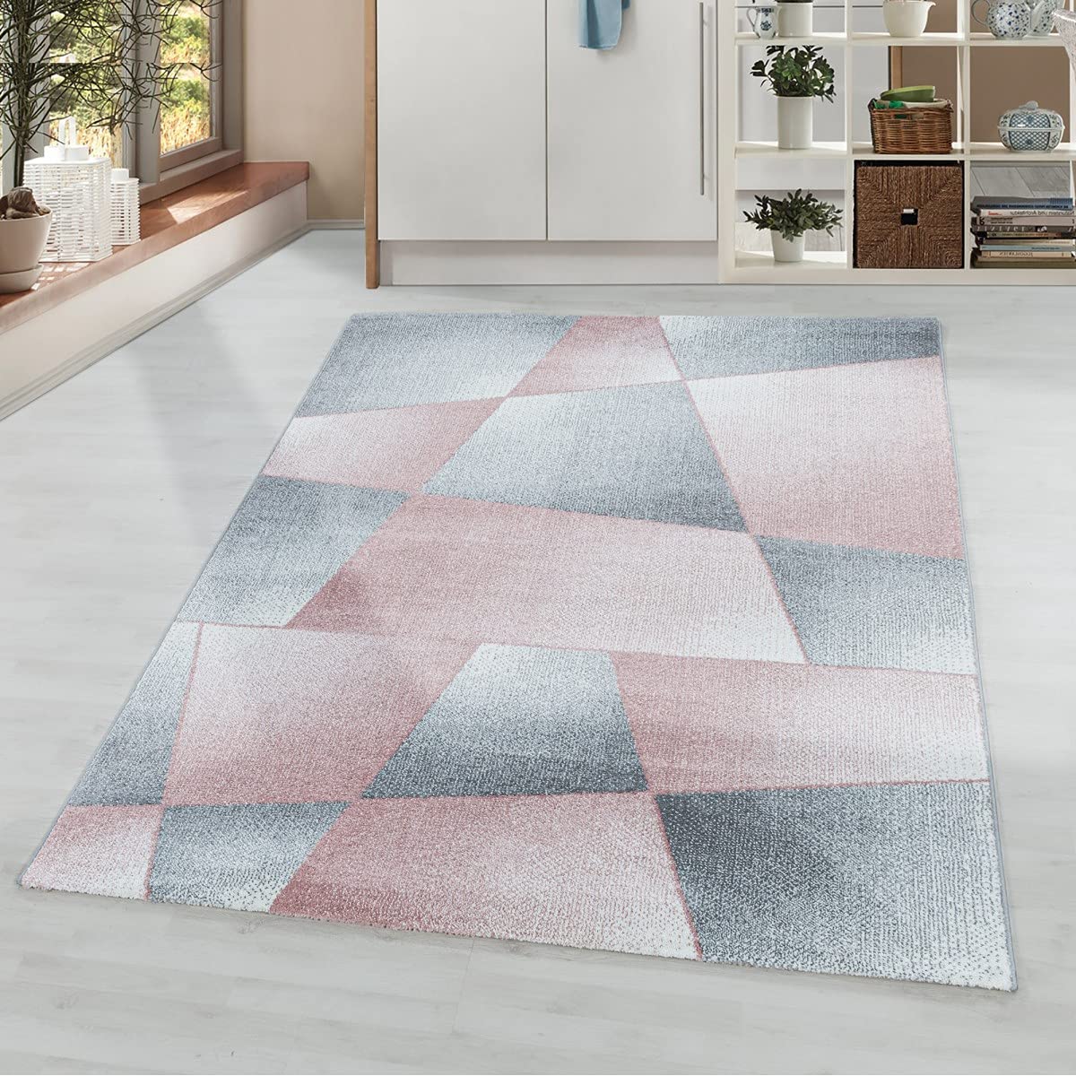 Tapis design abstrait géométrique rose grand format isolant et doux sous les pieds