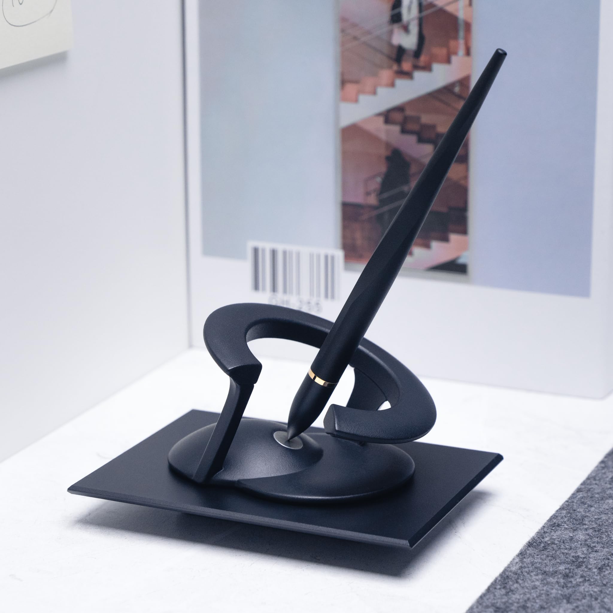 novium Dock - Metal Display Stand, Aluminum Made, Compatible with Hoverpens, Office Desk Essentials, Black - Image 3