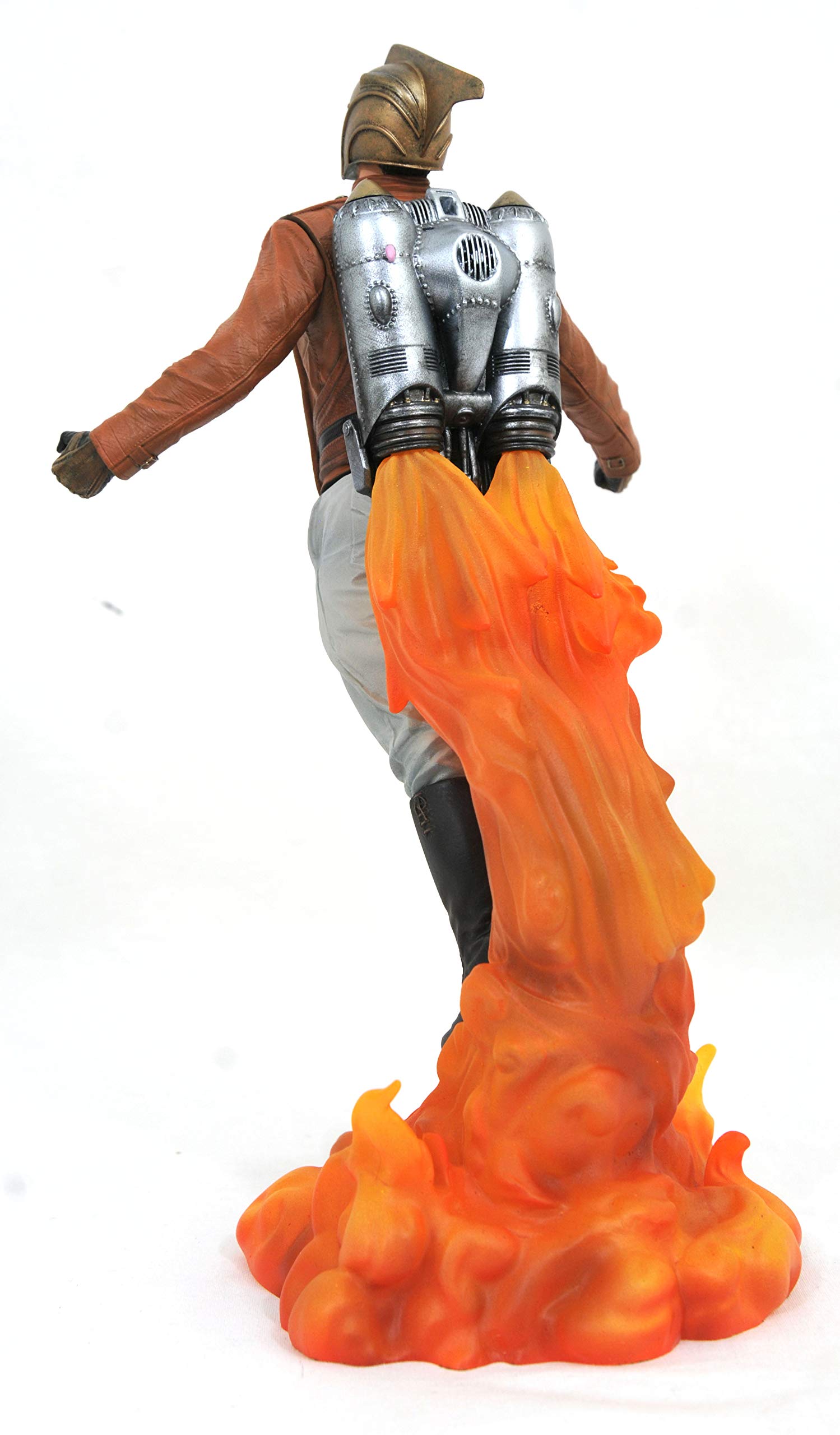 Amazon.com: DIAMOND SELECT TOYS The Rocketeer Gallery PVC Figure