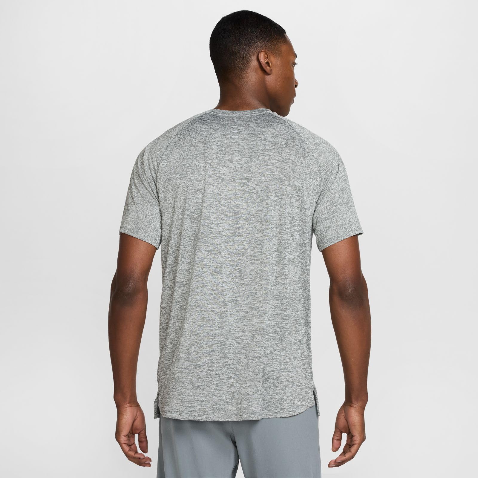 Nike Maglia da Running A Manica Corta Dri-Fit ADV Nike Stride – Uomo Shirt Uomo (Pacco da 1)