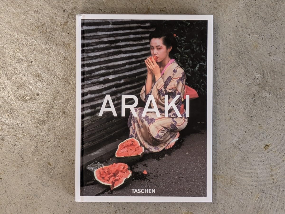 荒木経惟ARAKIタッシェン25周年記念版 Amazon.co.jp: 込品荒木経惟写真集『ARAKI』25周年 : おもちゃ