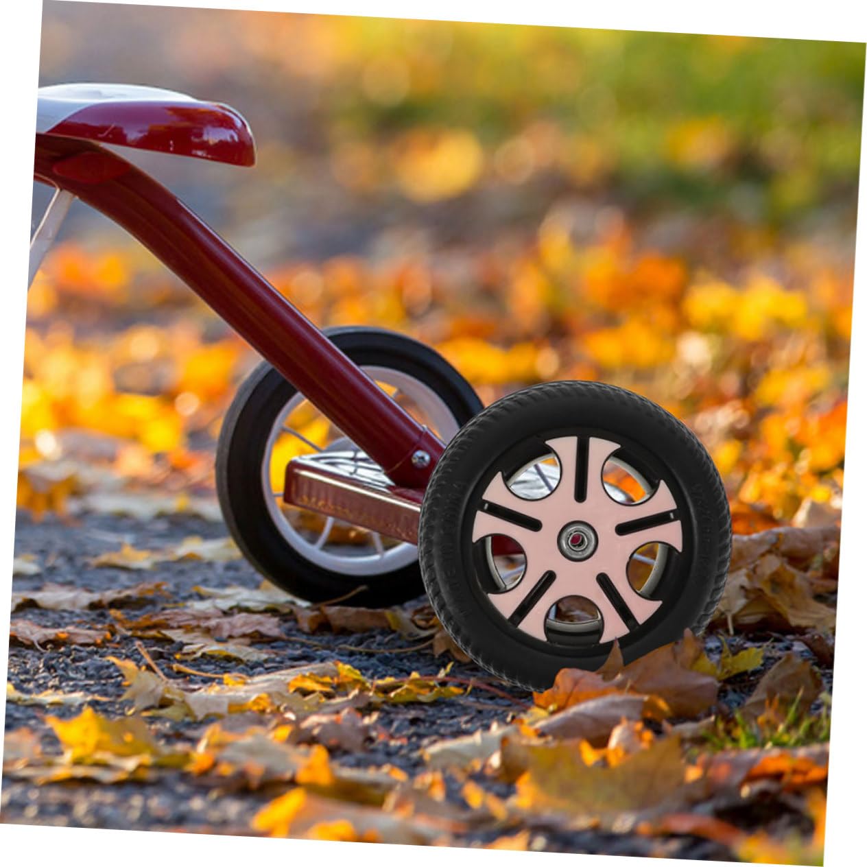 Roues de Tricycle Garçon et Filles de Remplacement 2 Pcs, Diamètre Trou 0,8 Cm, Couleur Rose, Roues Arrière Robustes, Compatibles Tricycles Mixtes, Adaptées pour Usage Extérieur