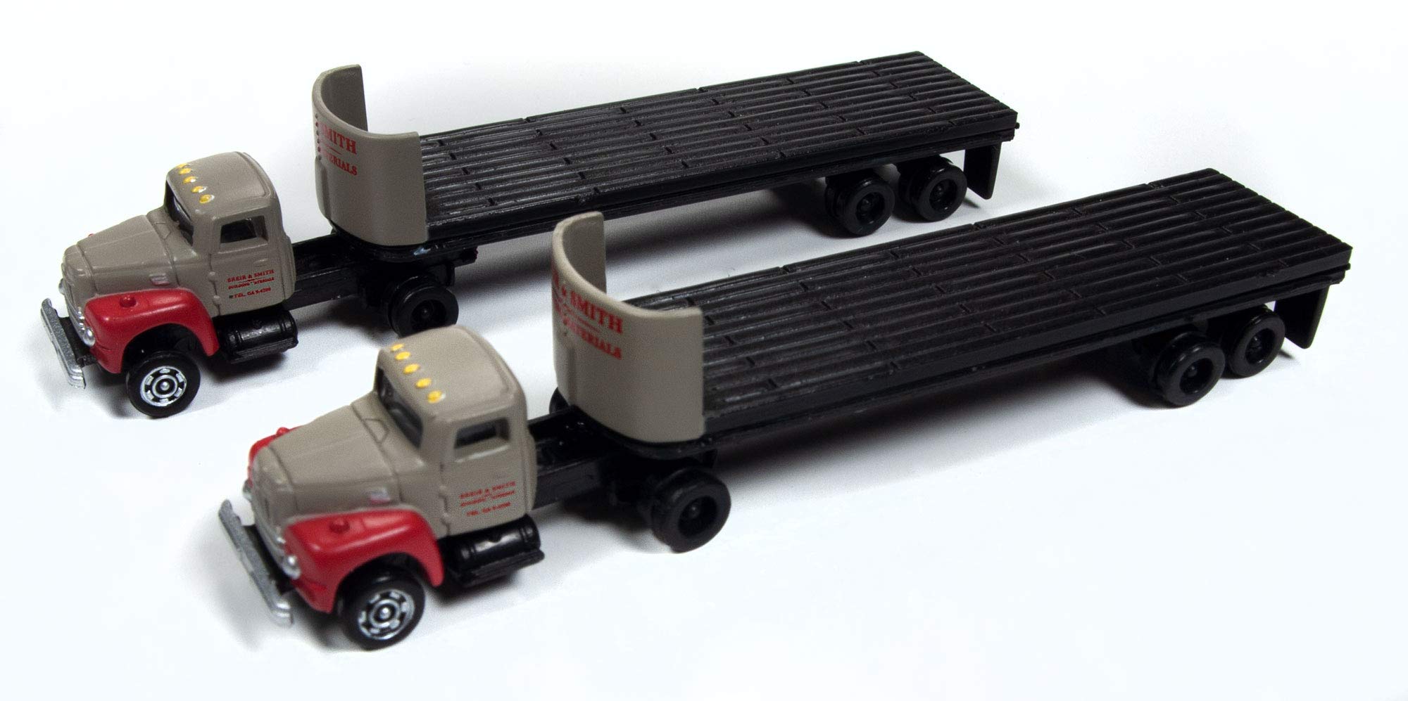 Mini Metals - IH R-190 Tractor/ 32' Flatbed Trailer Set (Breir & Smith Building Materials), 1:160 Scale