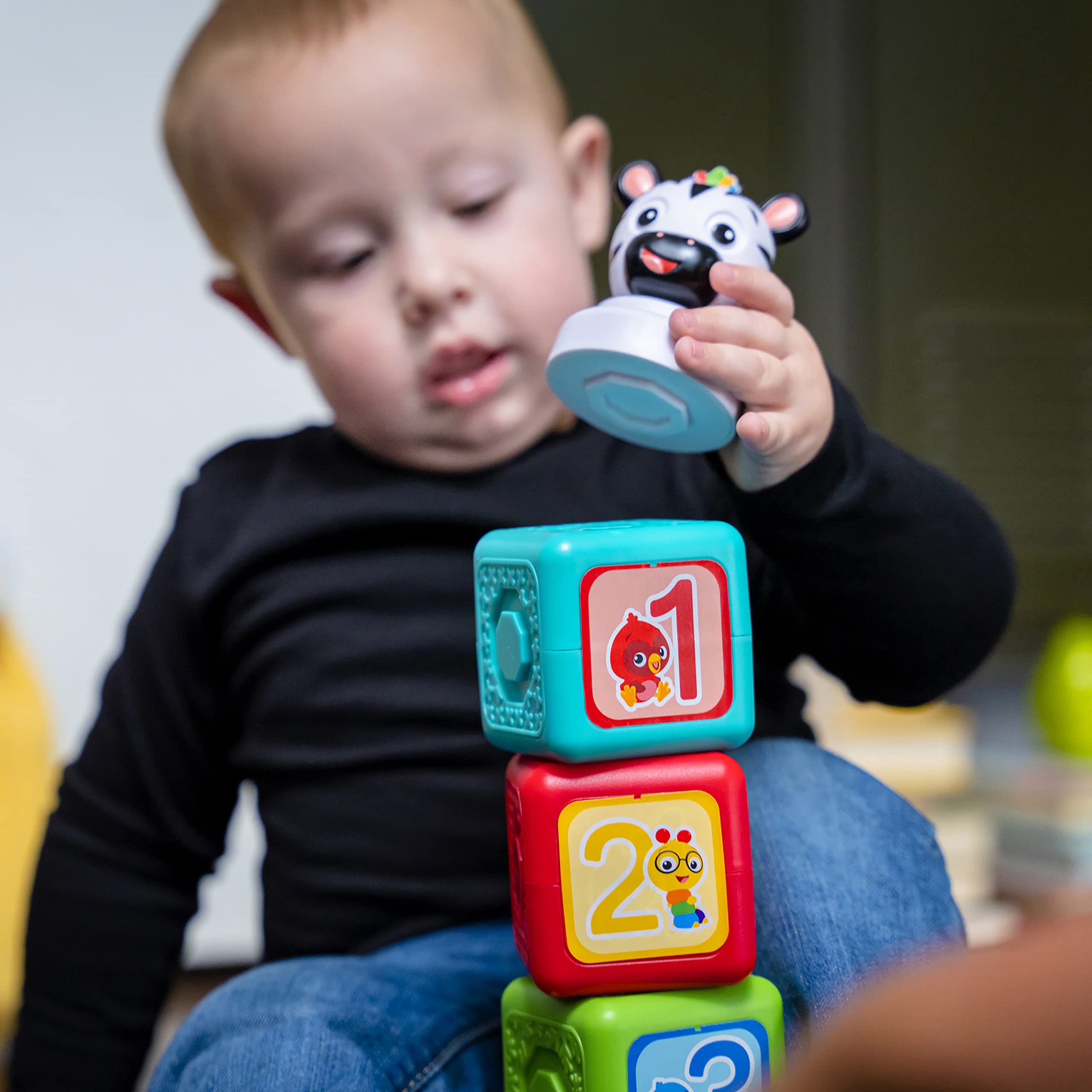 Baby Einstein Connectables Add & Stack Montessori magnetyczne bloki aktywności, w wieku od 6 miesięcy (6 sztuk), wielokolorowe, 16657