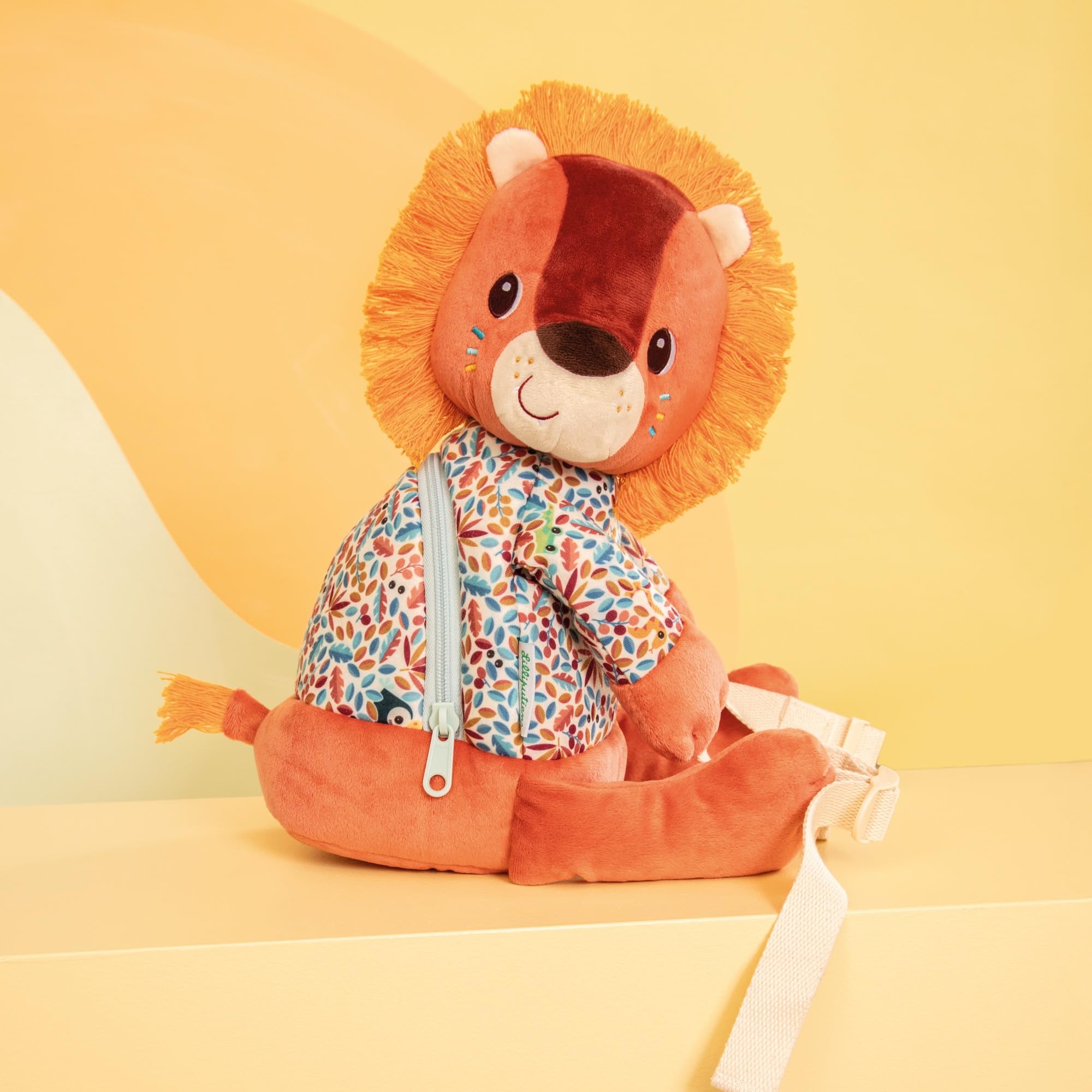 LILLIPUTIENS - Sac A Dos Doux En Forme De lion - Ocre – 30 cm - Convient Pour la Crèche - Cadeau Original Pour Tout-petits - Dès 12 Mois - 84489