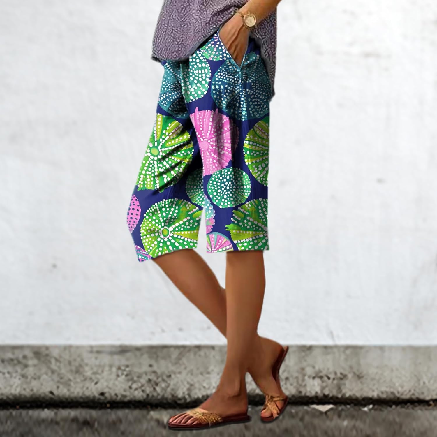 Capris Pants for Women Loose Fit Oversized Retro Elegent Vintage Floral Mid Rise Bermuda Shorts with Pockets - Image 2