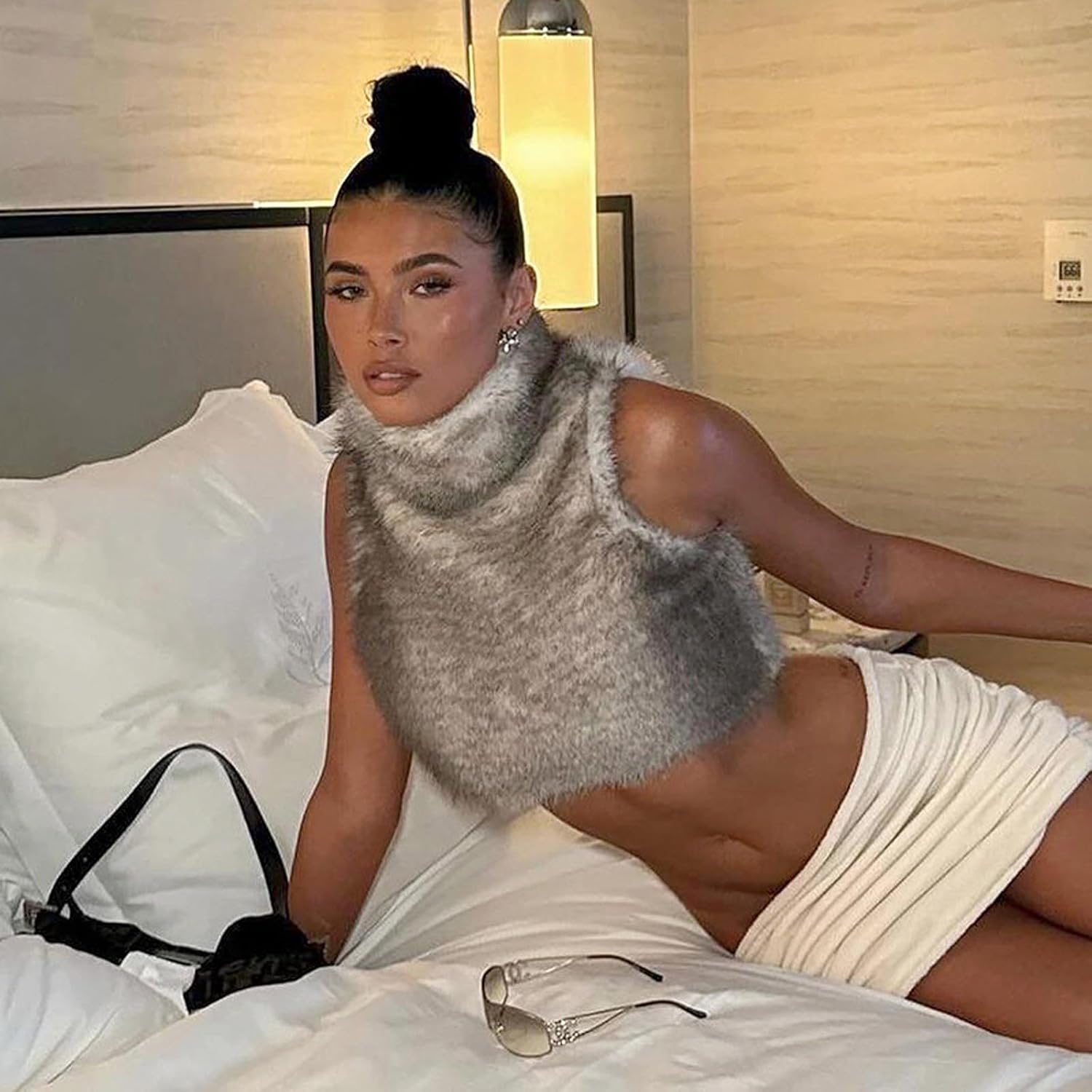 Women's Faux Fur Vest Coats Sleeveless Turtleneck Zipper Back Y2k Fuzzy Rave Party Crop Top - Image 5